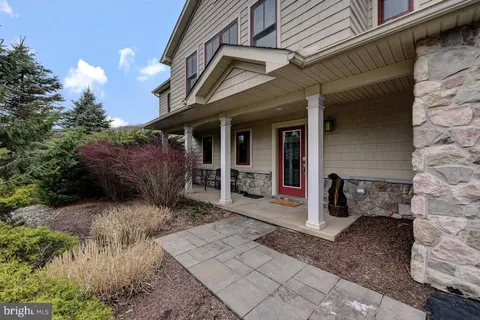 113 Longview Drive, Lake Harmony, PA MLS: PACC2005806