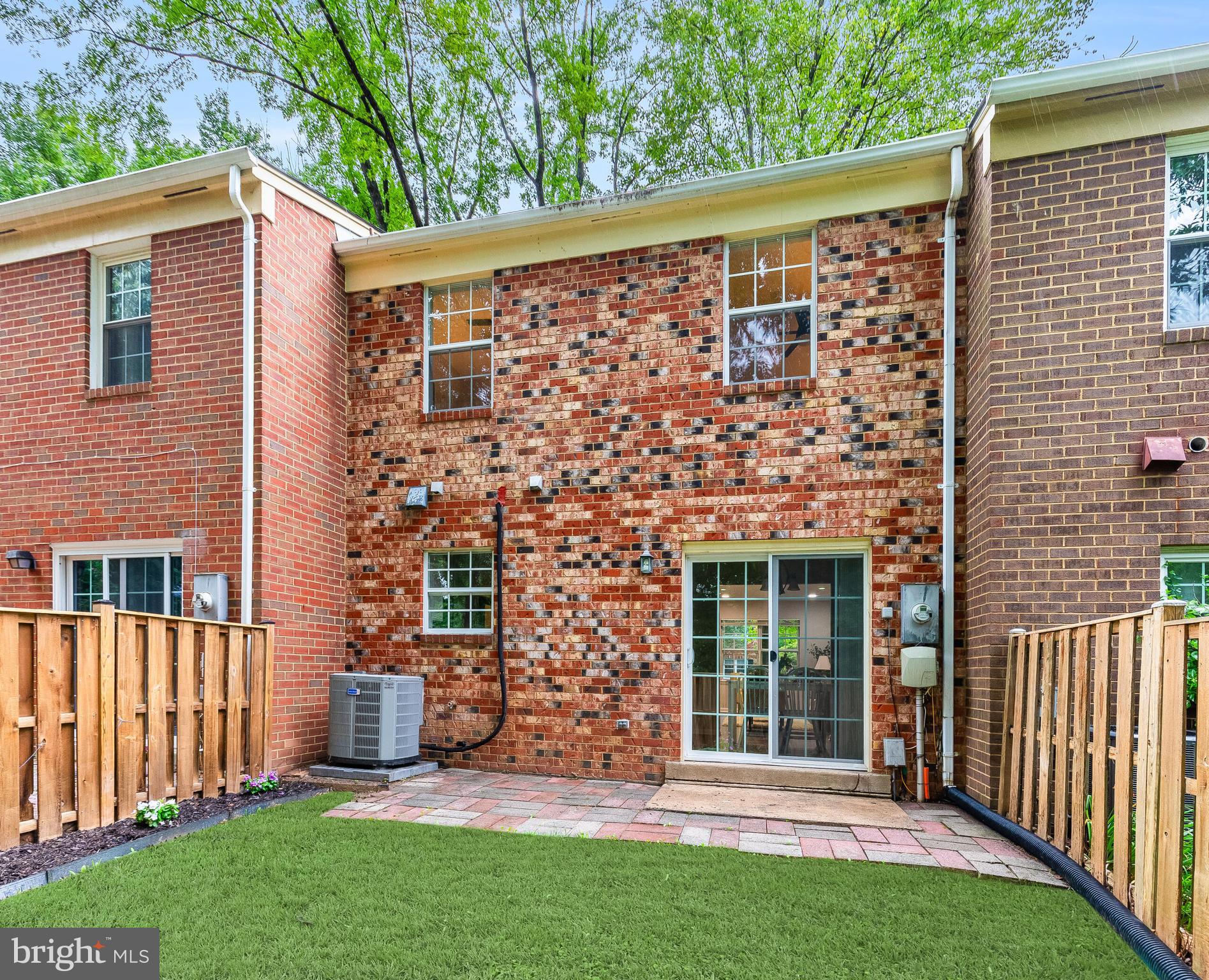2256 GUNSMITH SQUARE