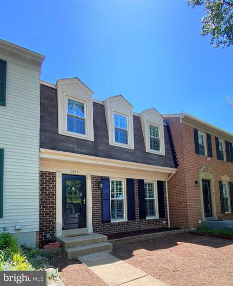 Townhouse For Sale - 3978 Wilcoxson Drive<br/> FAIRFAX, VA 22031