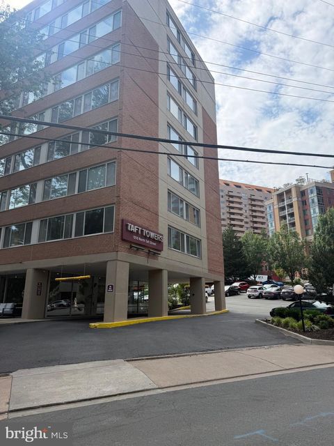 Photo of 1210 N Taft Street #909, ARLINGTON, VA 22201 (MLS # VAAR2074886)