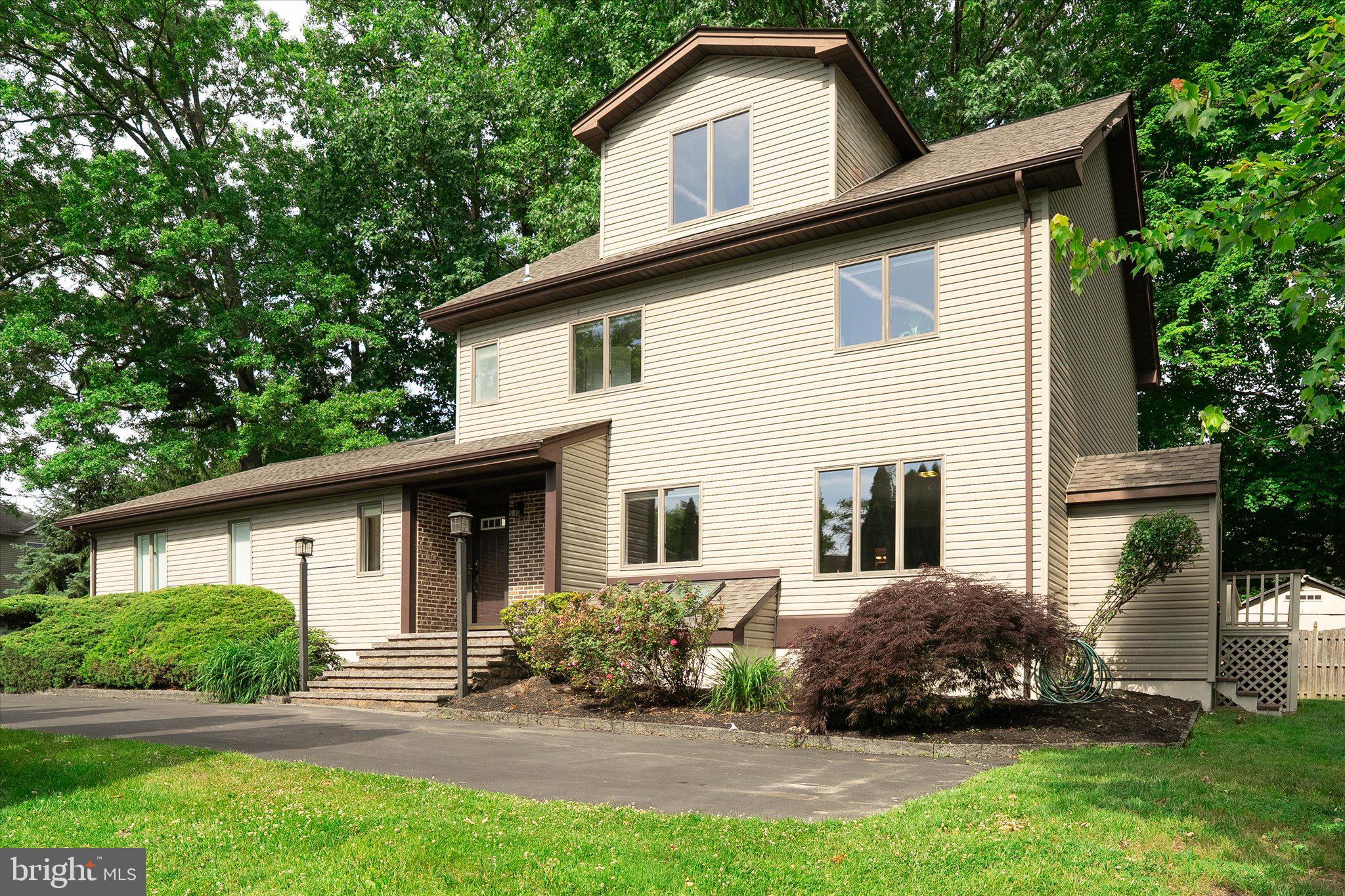 90 HOOVER AVENUE
