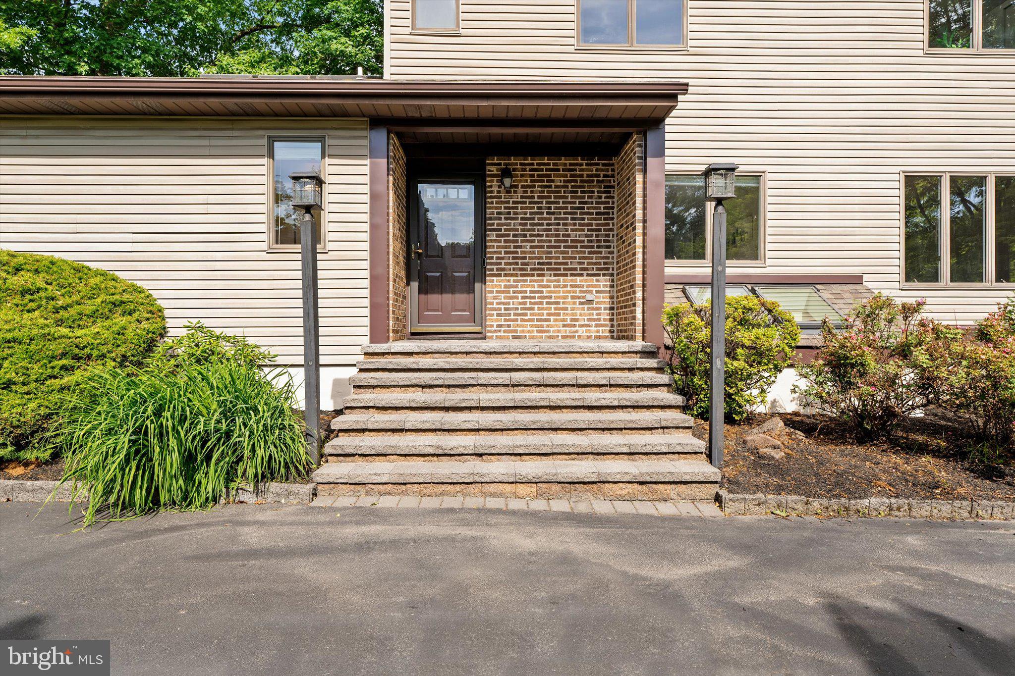 90 HOOVER AVENUE