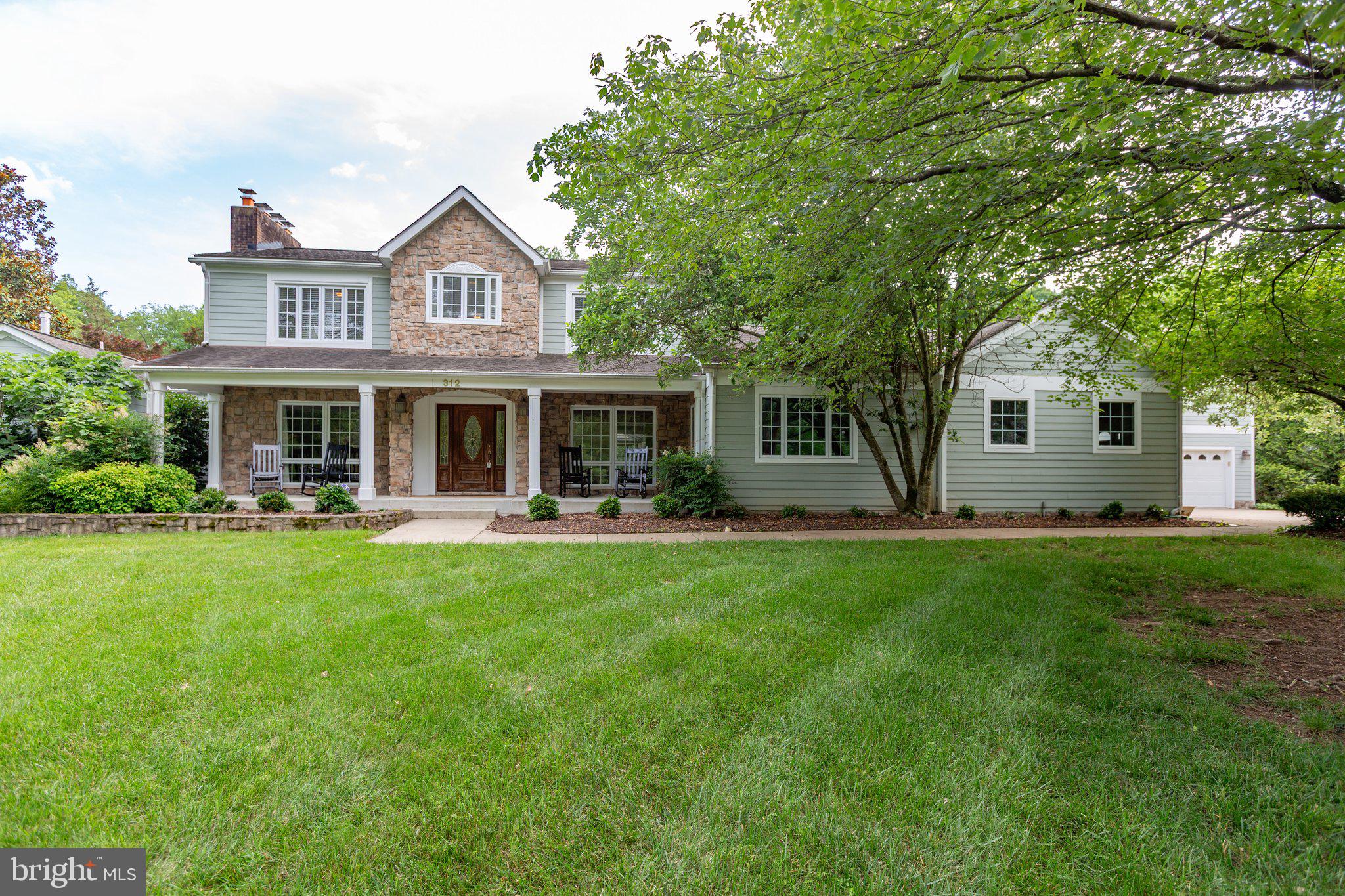 312 INGLESIDE DRIVE