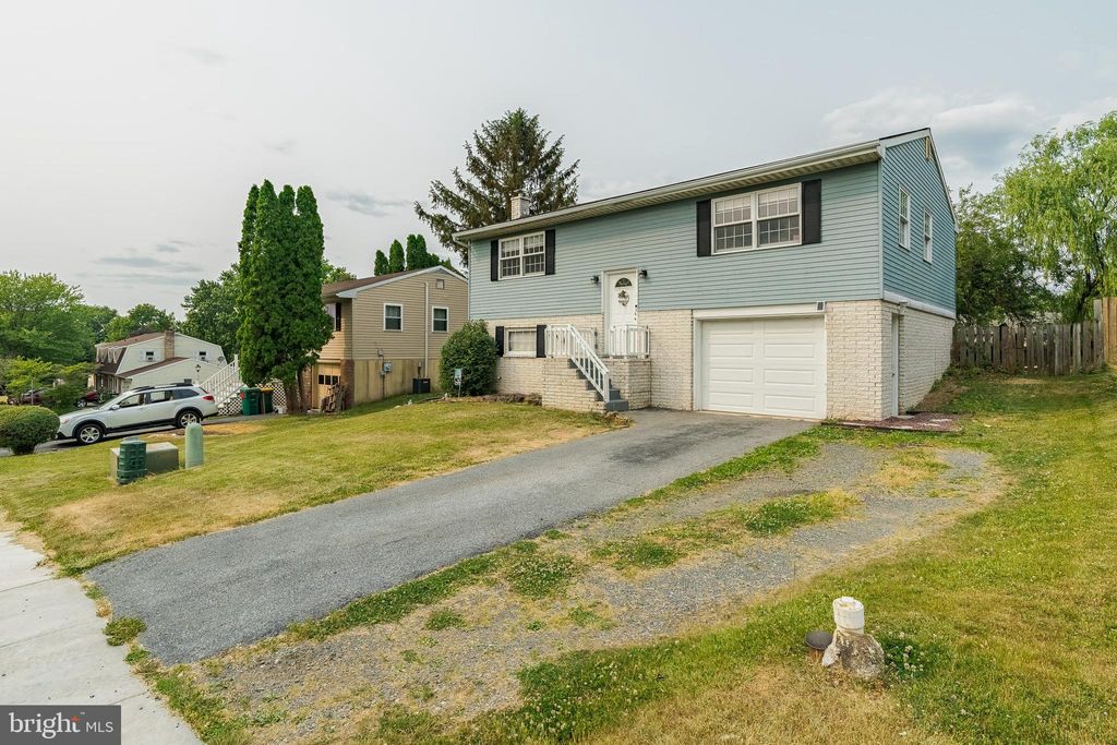 Photo of 204 MARION TER, EPHRATA, PA 17522 (MLS # PALA2036022)