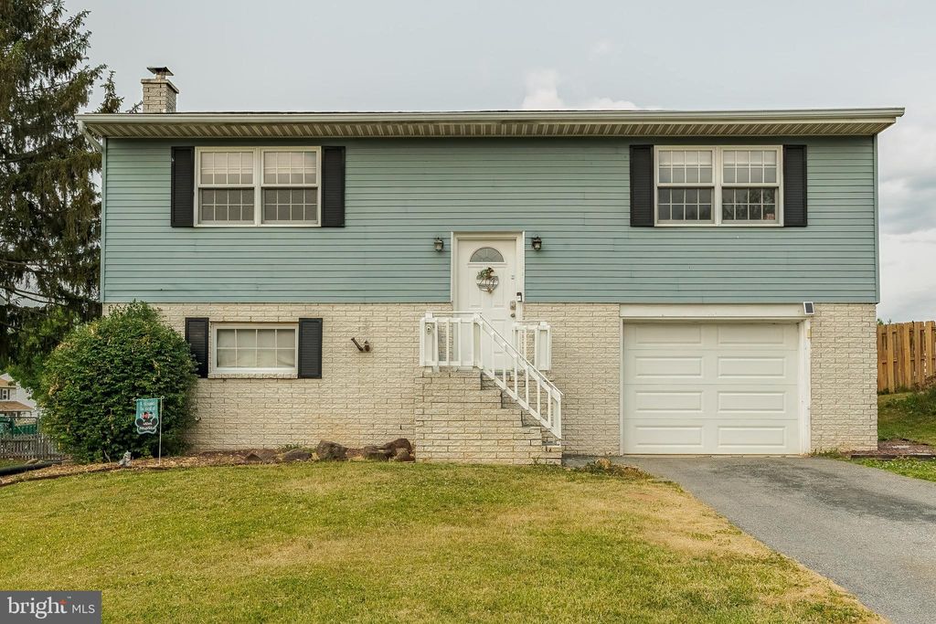 Photo of 204 MARION TER, EPHRATA, PA 17522 (MLS # PALA2036022)