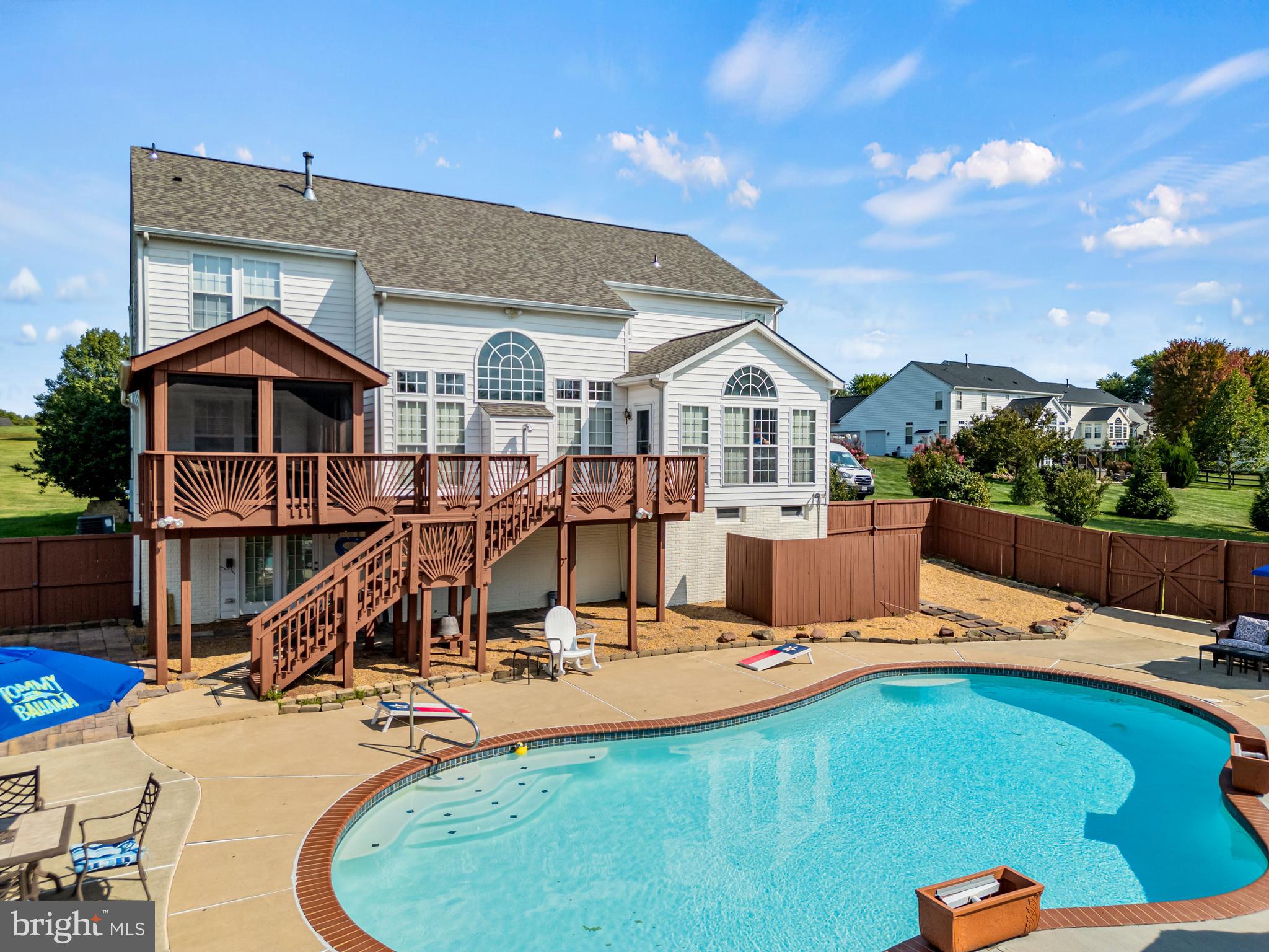 HAMILTON STATION ESTATES - Residential