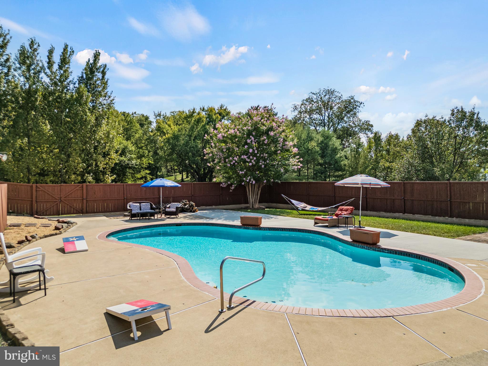 HAMILTON STATION ESTATES - Residential