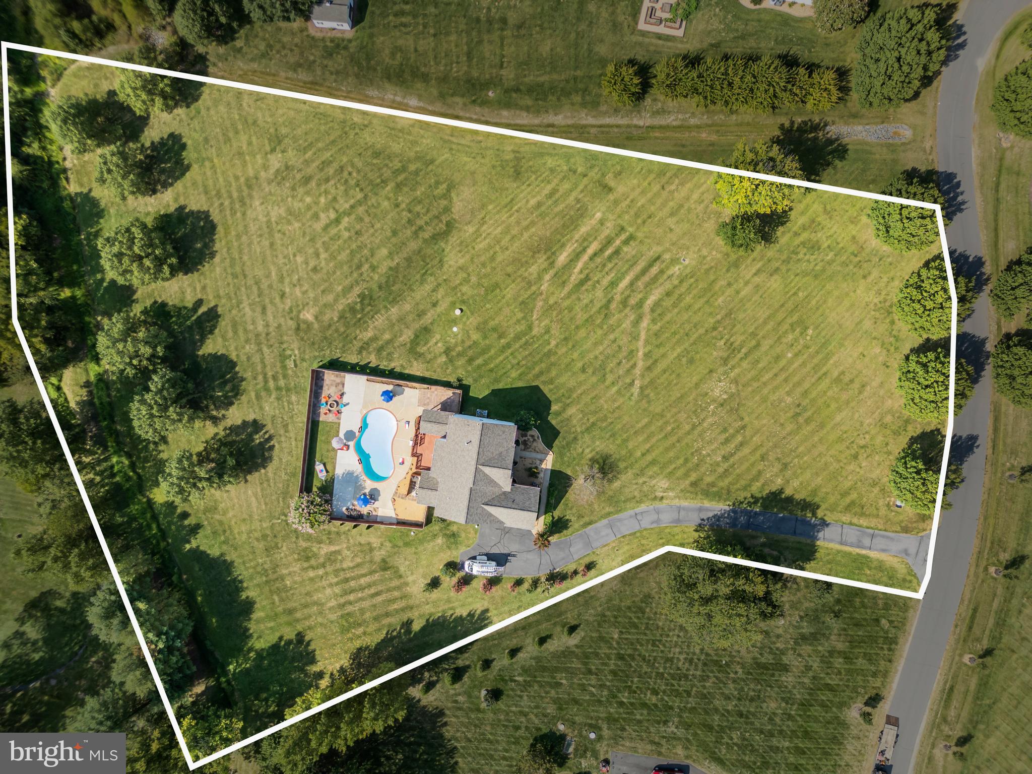 HAMILTON STATION ESTATES - Residential