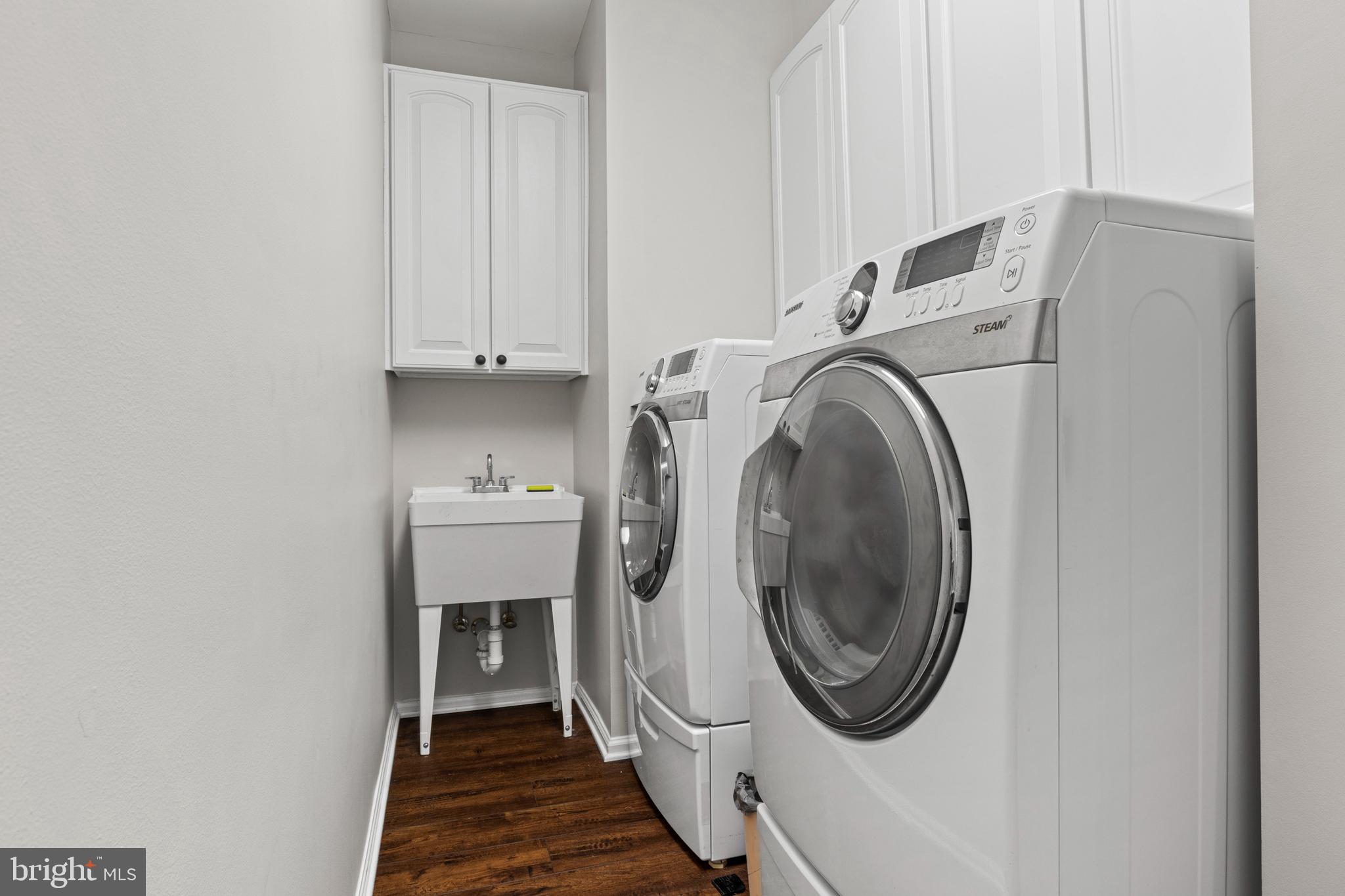 HAMILTON STATION ESTATES - Residential