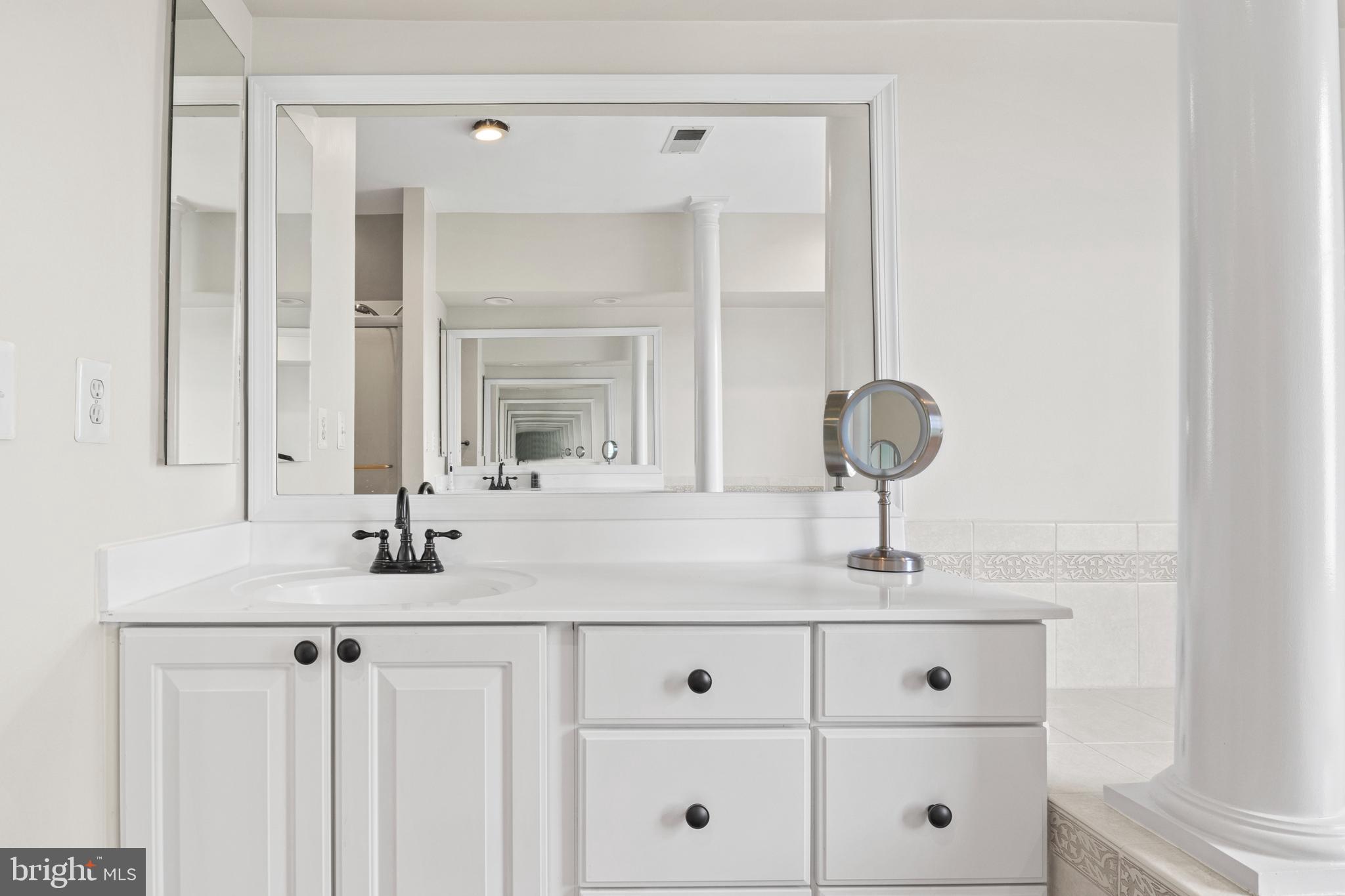 HAMILTON STATION ESTATES - Residential