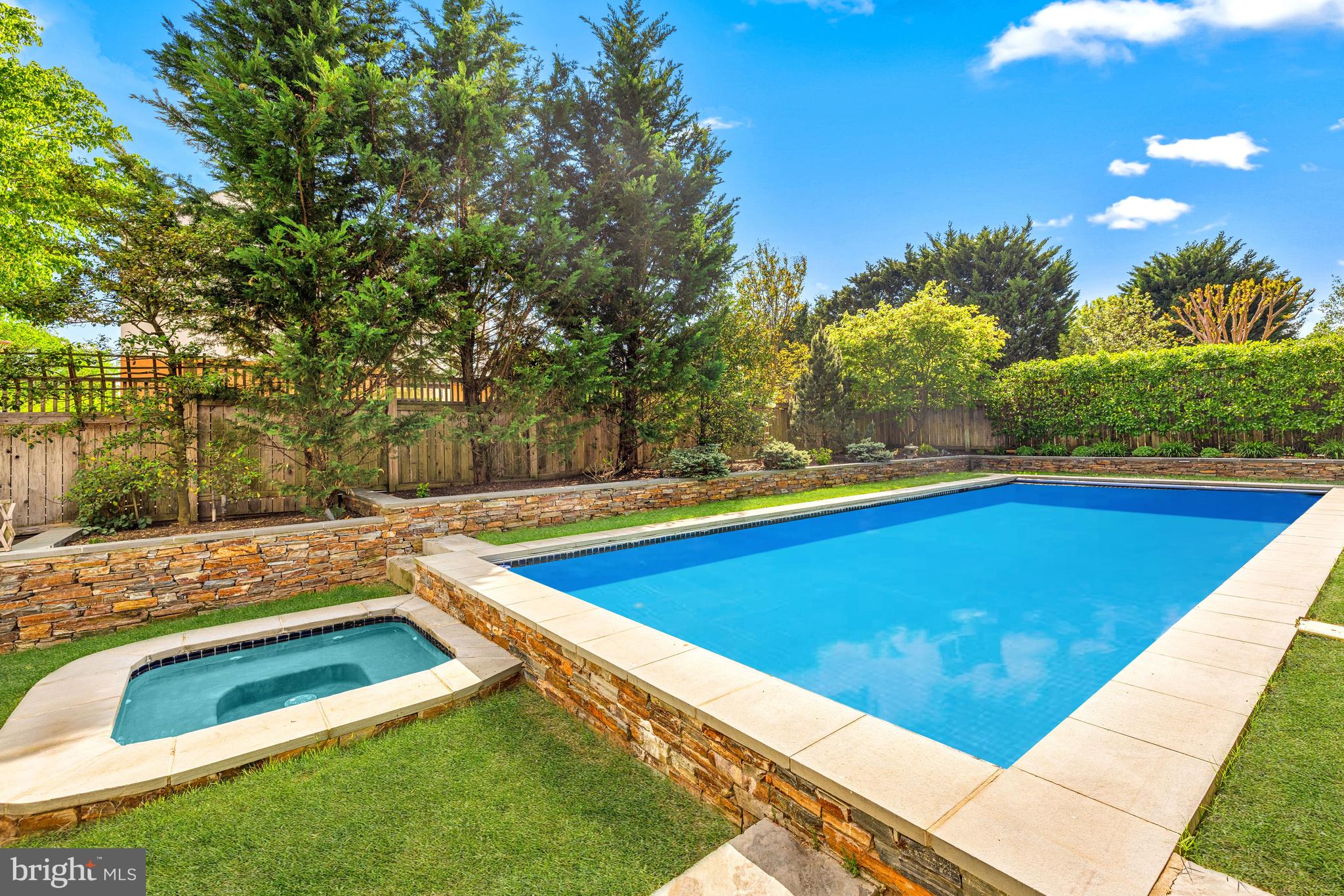 CLEVELAND PARK - Residential
