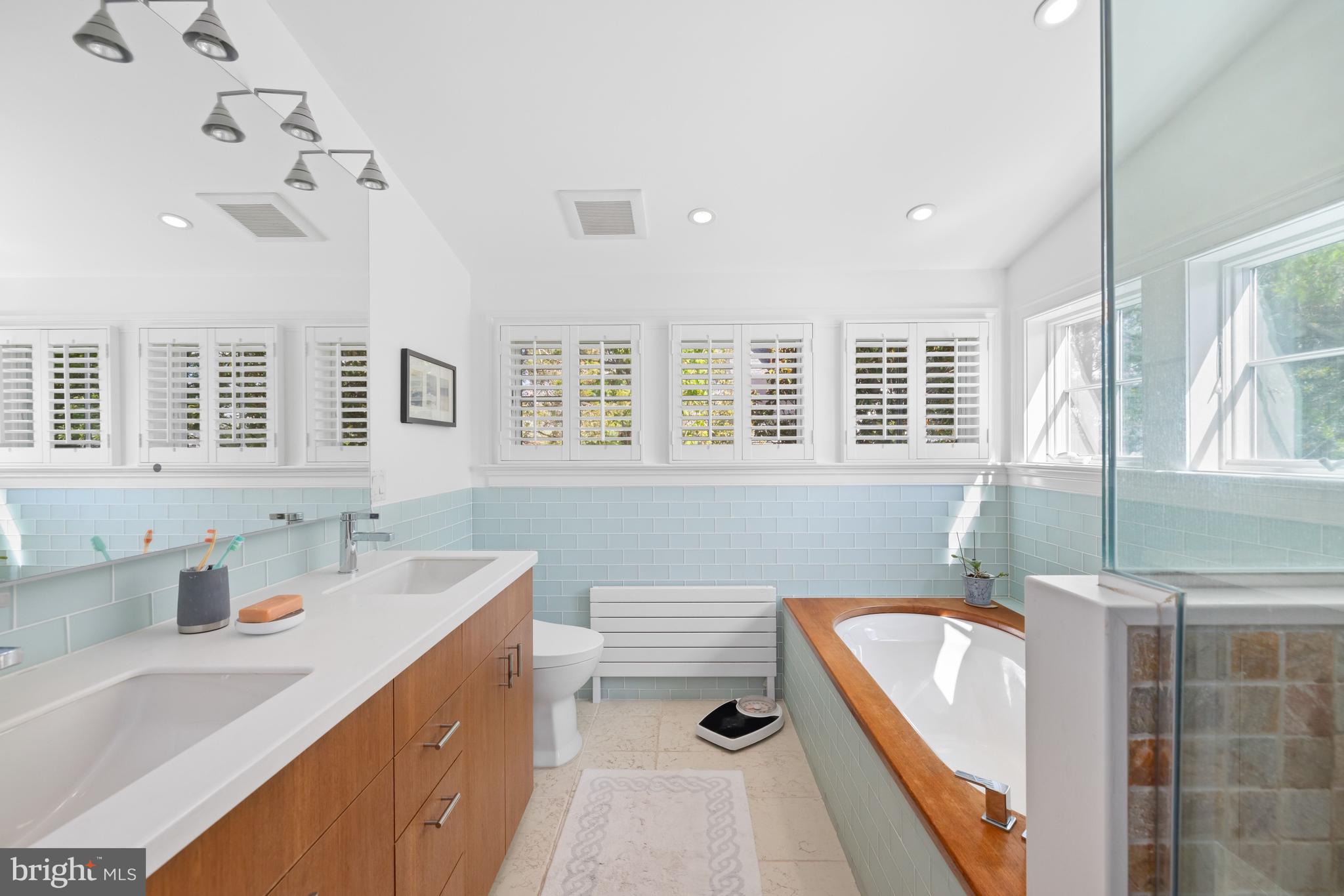 CLEVELAND PARK - Residential