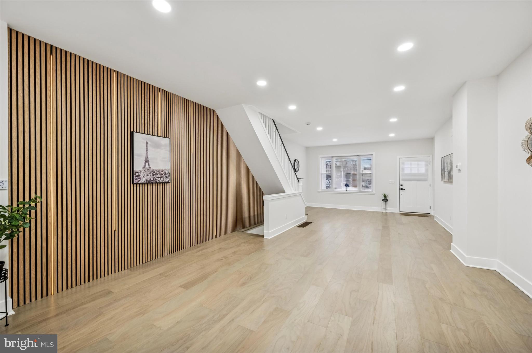 WALNUT HILL - Residential