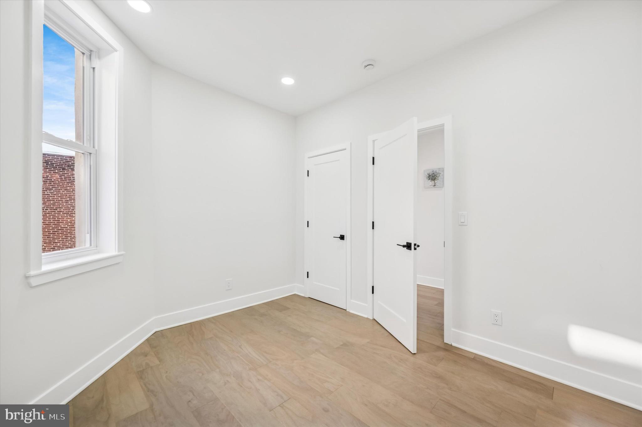 WALNUT HILL - Residential