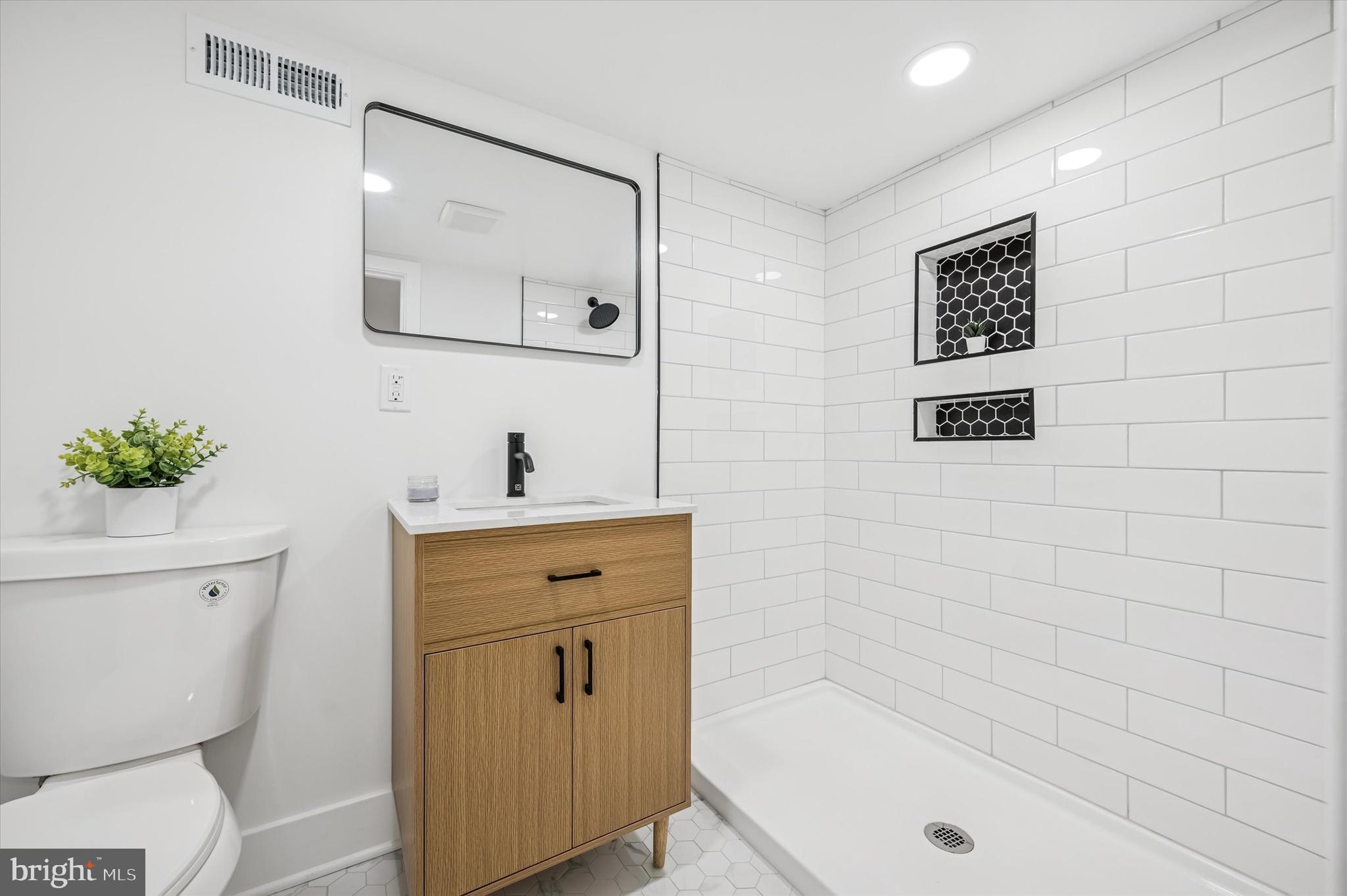 WALNUT HILL - Residential