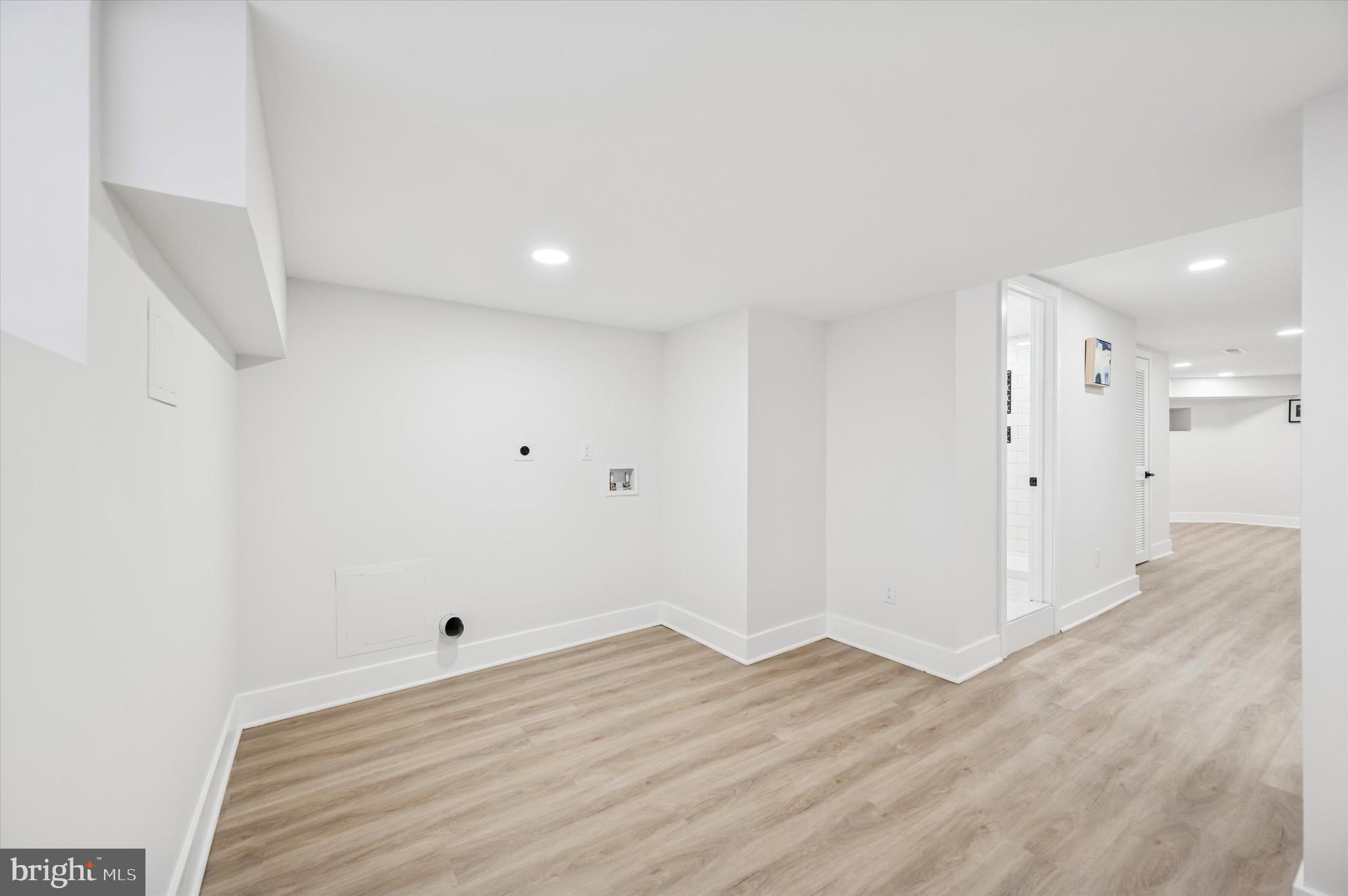 WALNUT HILL - Residential