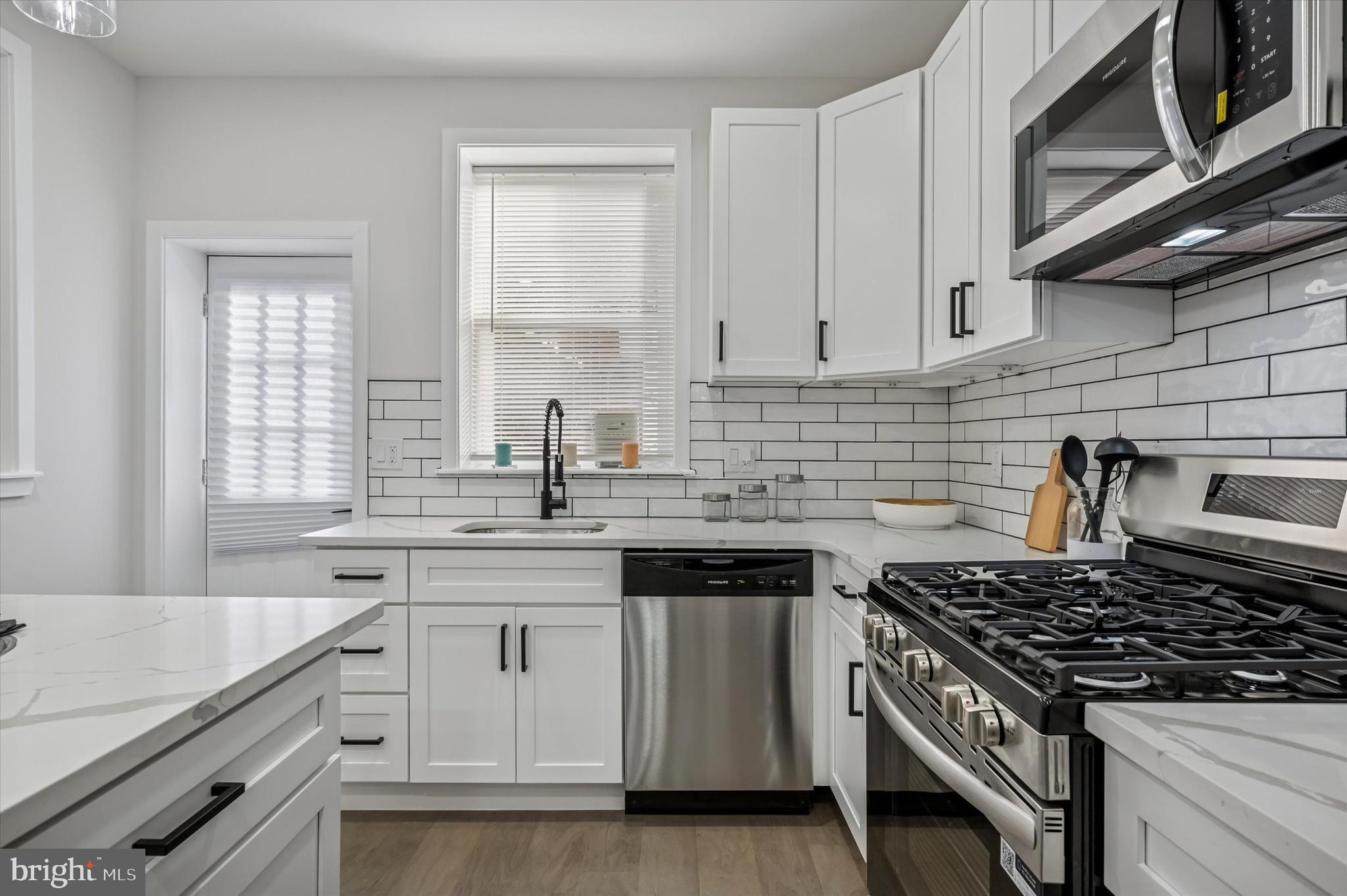 WALNUT HILL - Residential