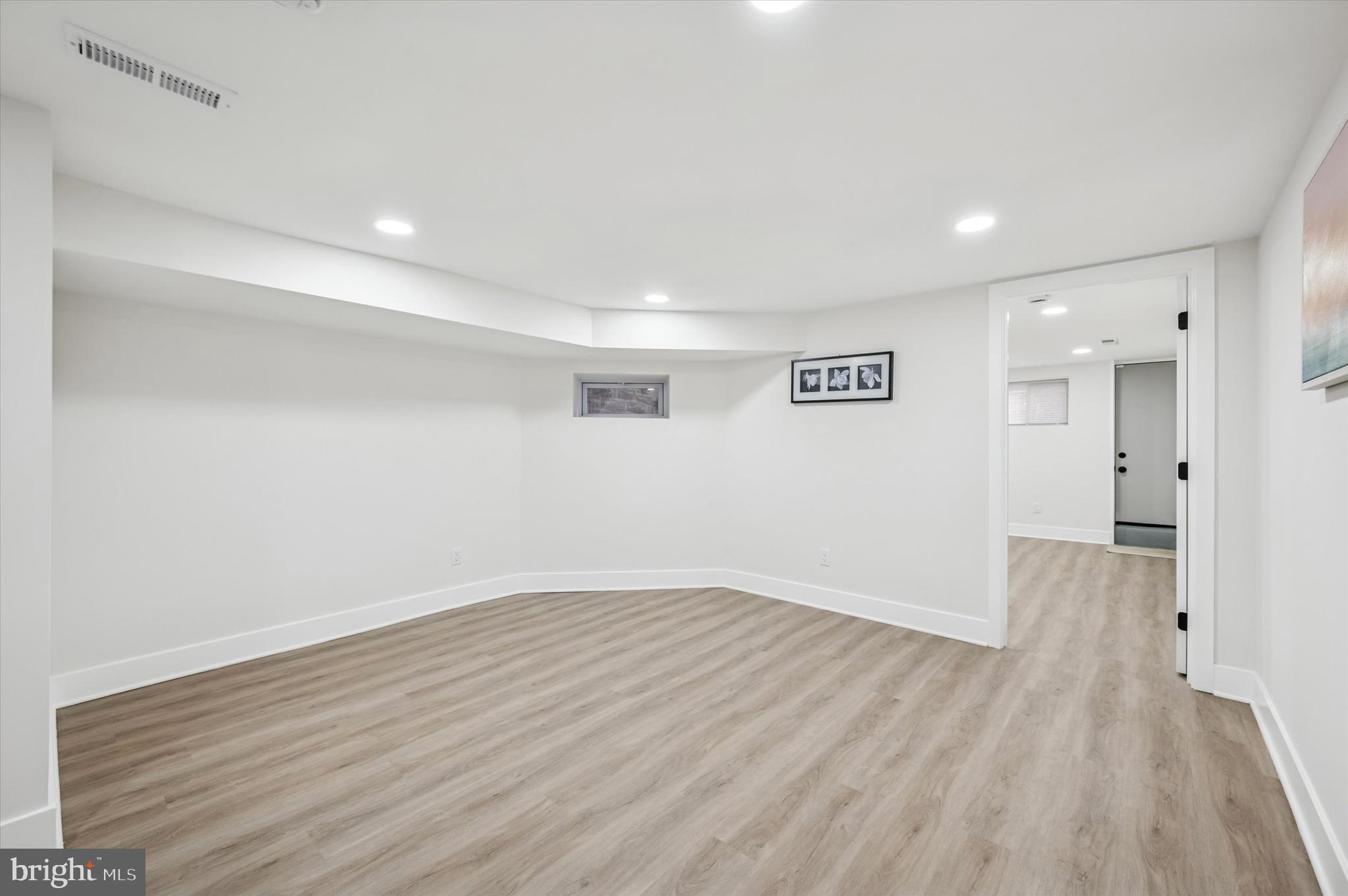 WALNUT HILL - Residential