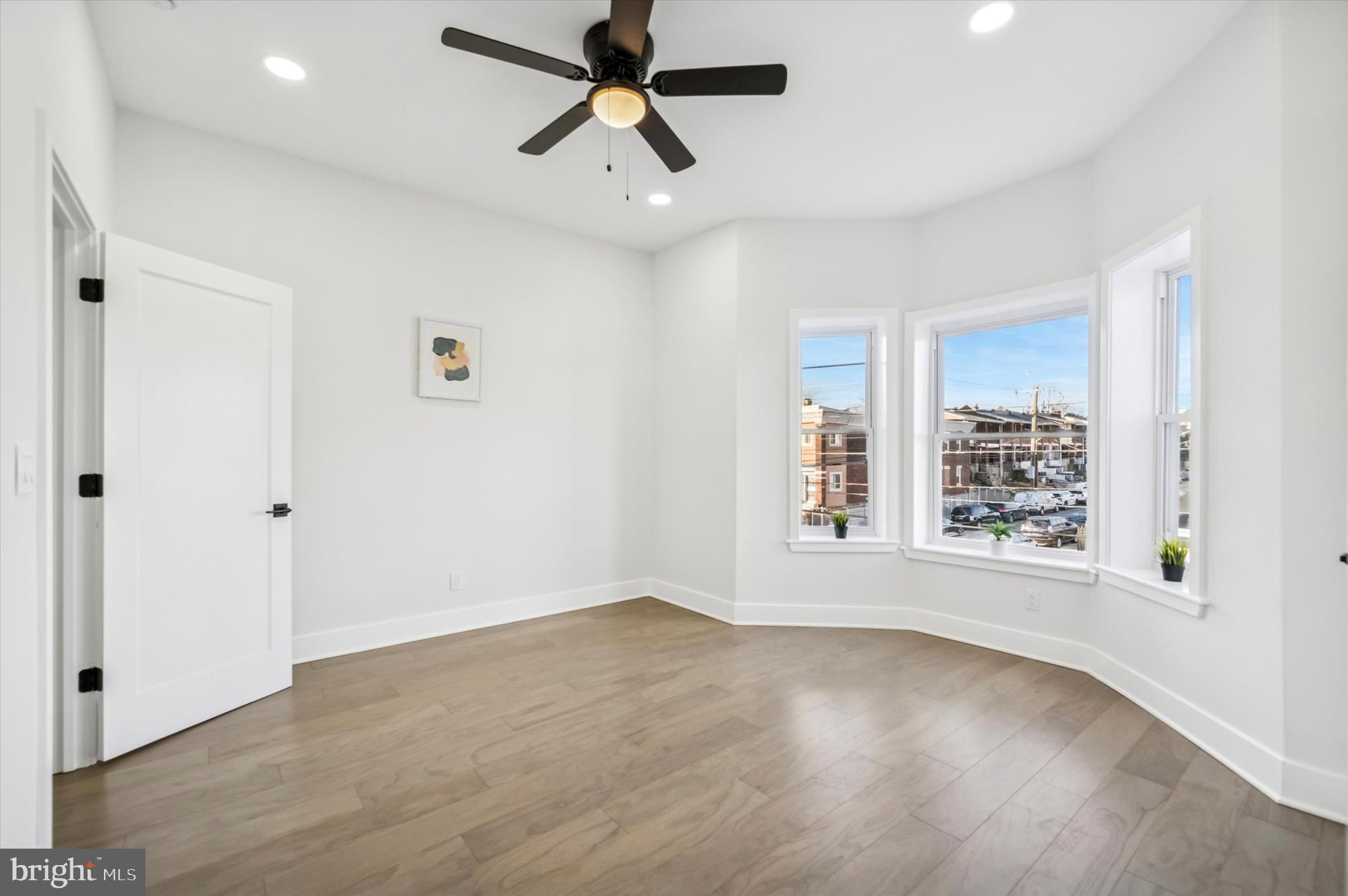 WALNUT HILL - Residential