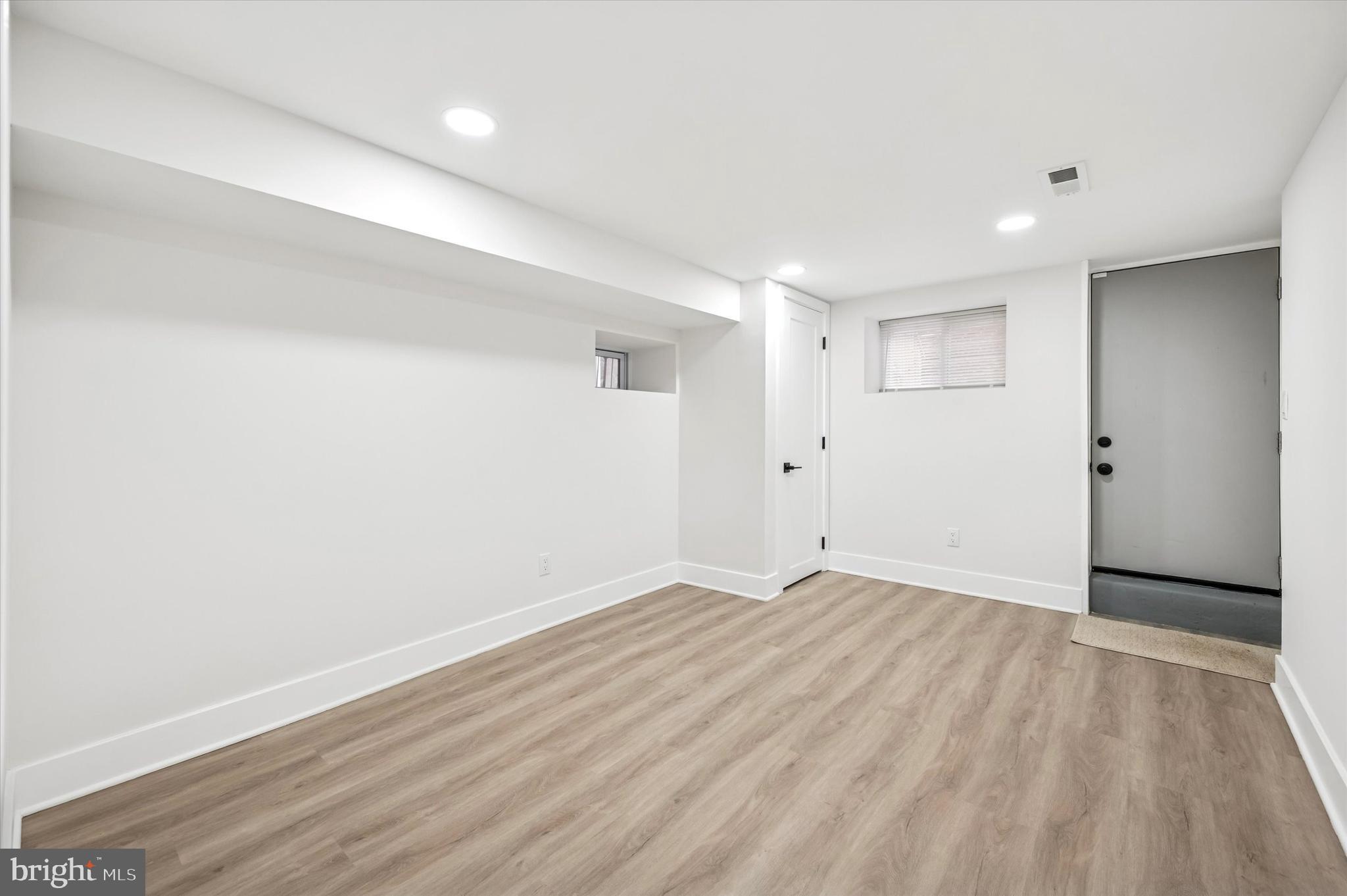 WALNUT HILL - Residential