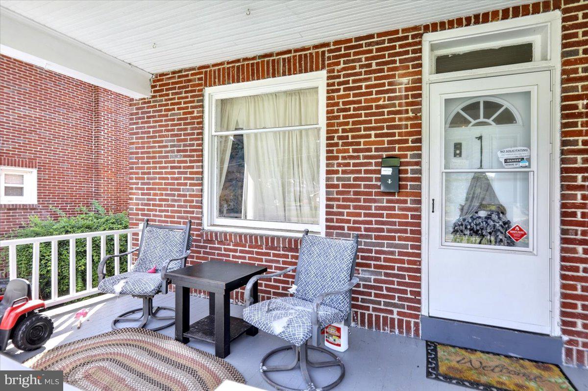 613 CARSONIA AVENUE
