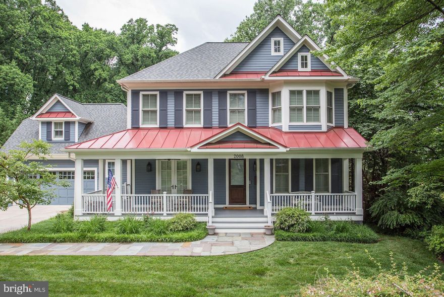 Custom built on a beautiful 30,000 sq.ft. level lot by Great Jones Dev., traditional home offers impeccable design, quality construction & pleasing architectural details.  Separate space above garage w/2 rooms & bath; breakfast room opens to screen porch & deck w/stairs to open & covered patios; bay windows, built-ins, window seats, wainscoting; excellent flow for entertaining & daily living.