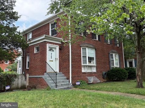 2100 27TH STREET S ARLINGTON VA 22206