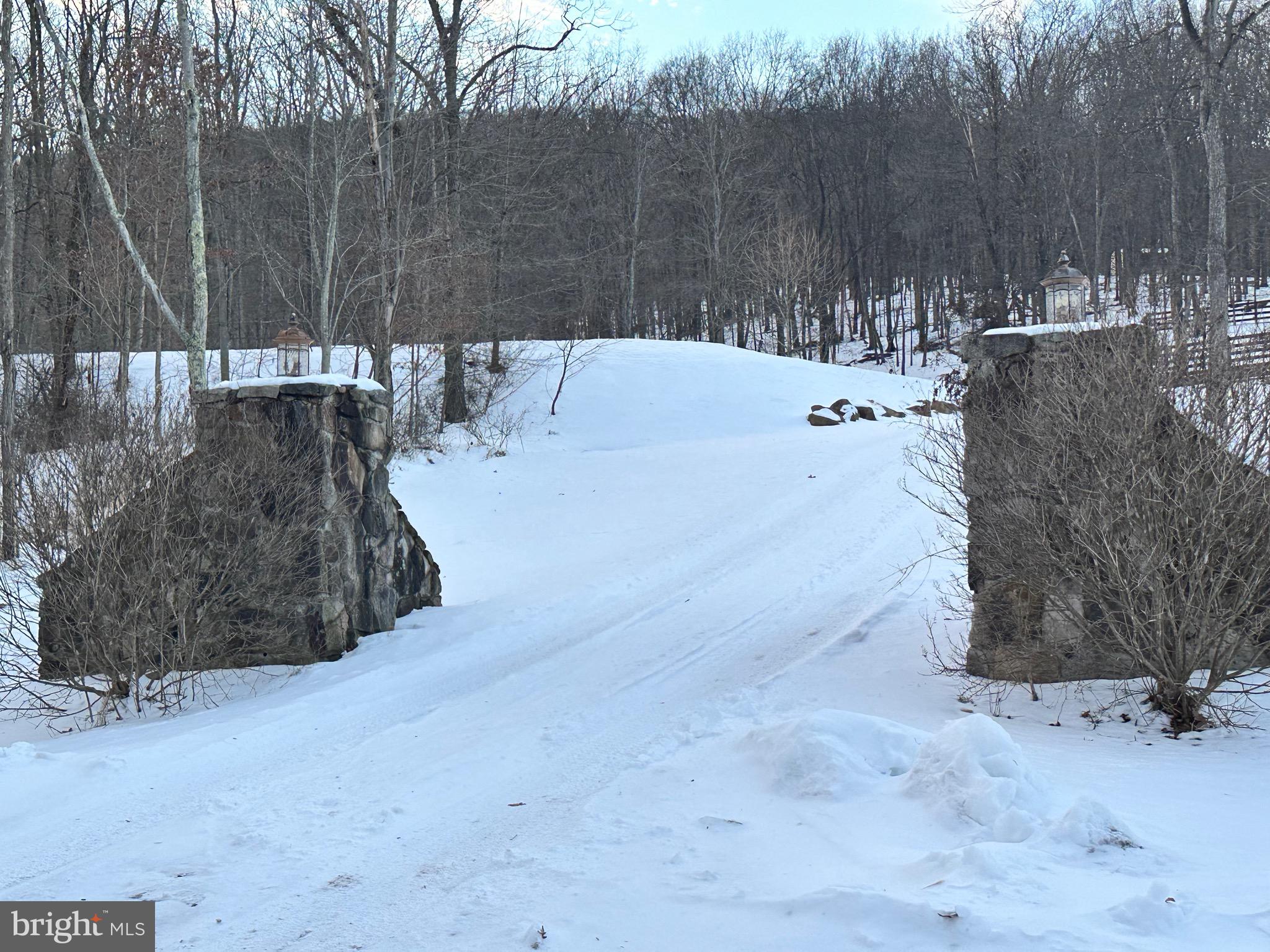 TIMBERLAKE ESTATEES - Residential