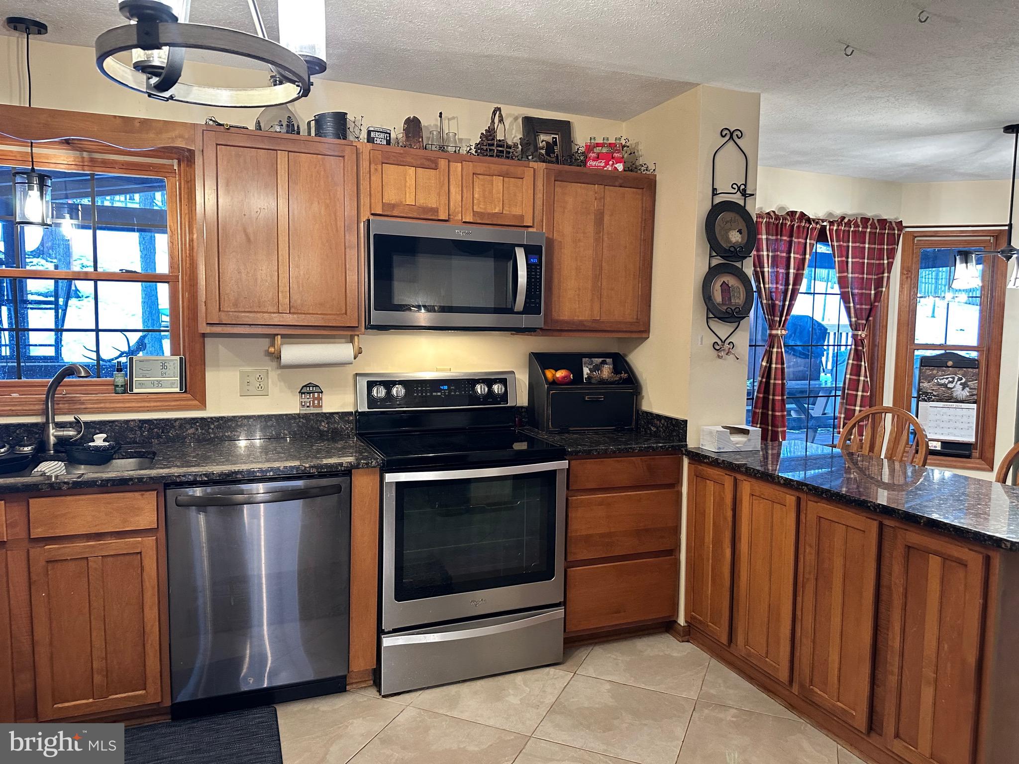 TIMBERLAKE ESTATEES - Residential