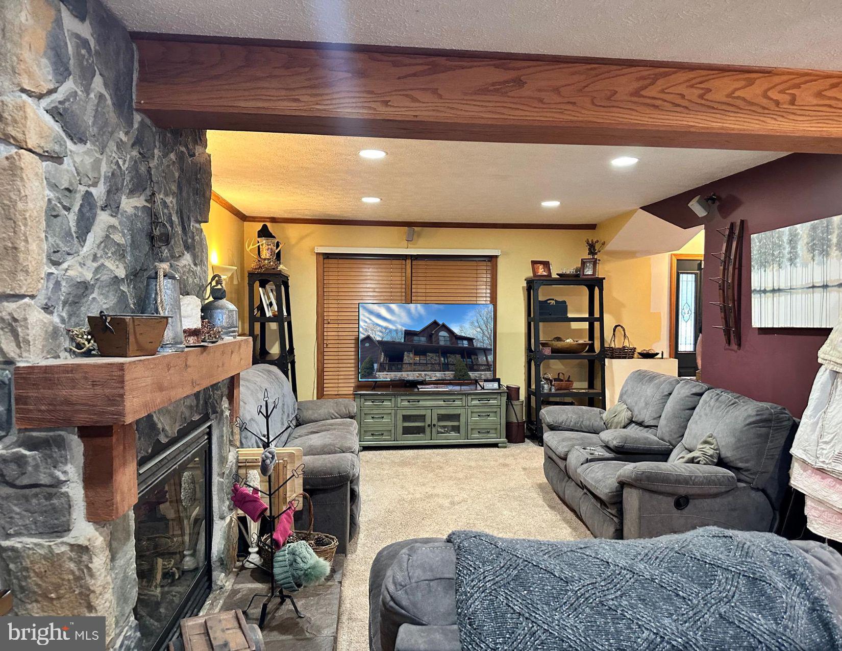 TIMBERLAKE ESTATEES - Residential