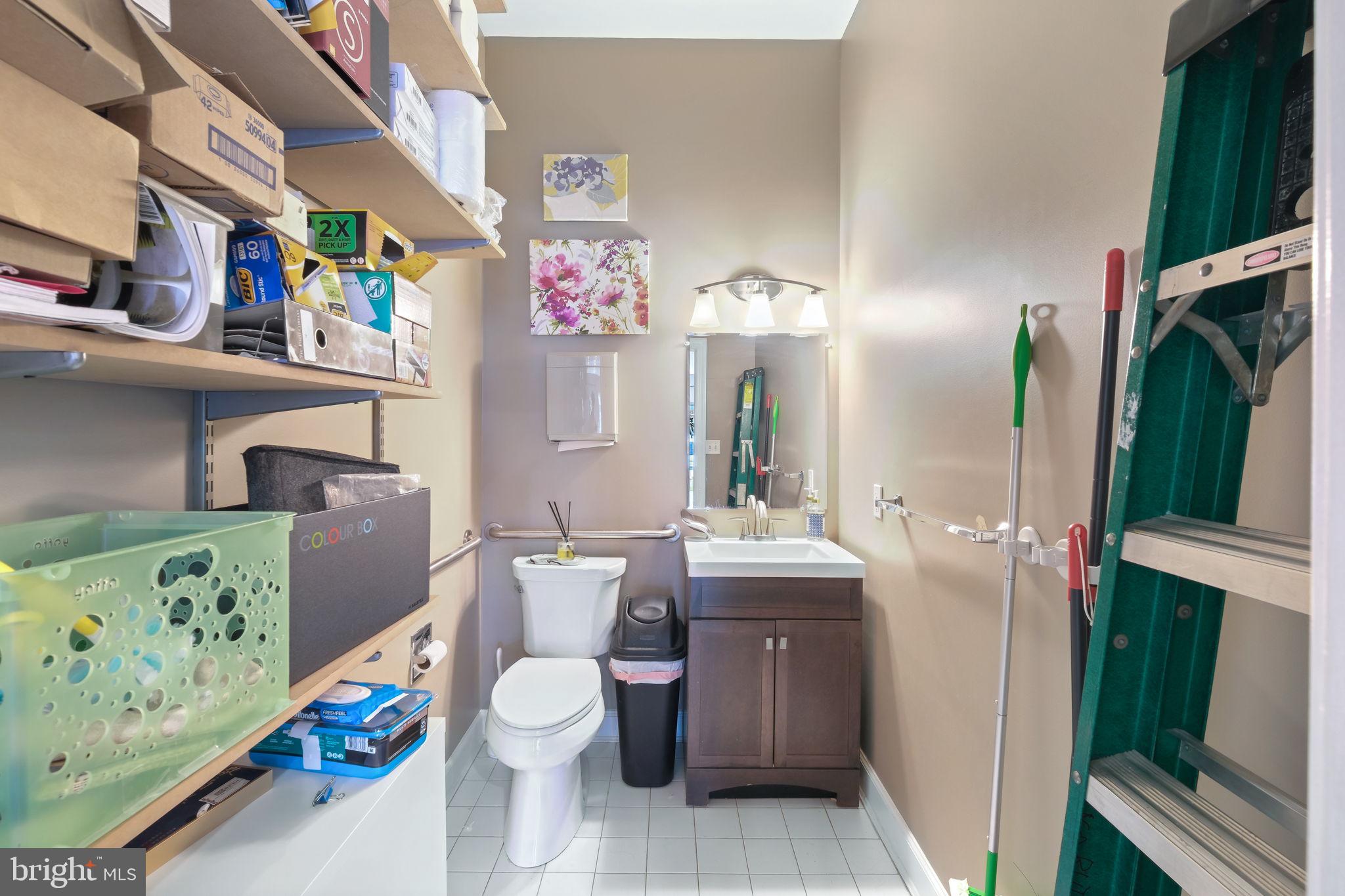 KENTLANDS HILL DISTRICT - Commercial Sale