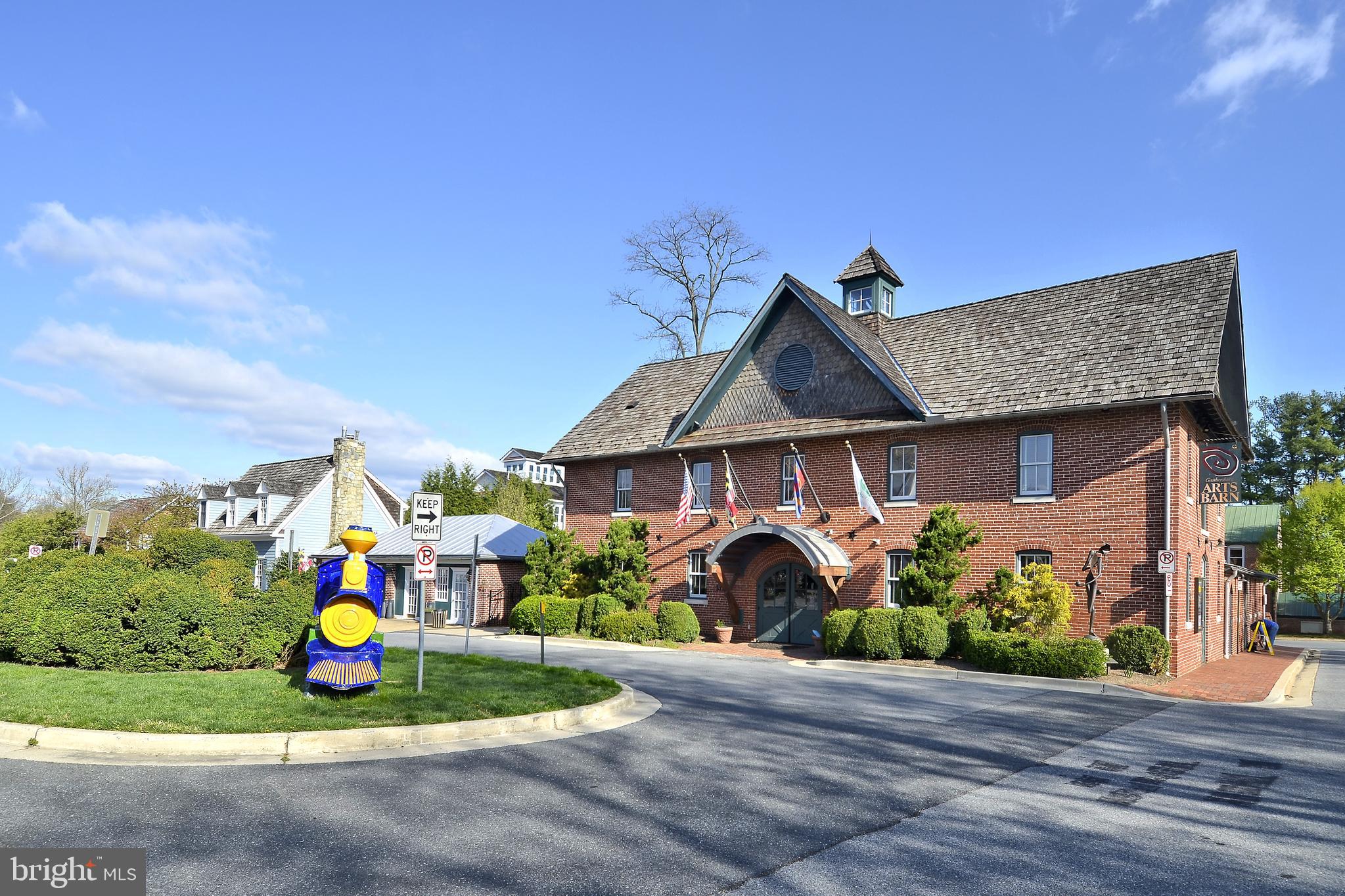 KENTLANDS HILL DISTRICT - Commercial Sale