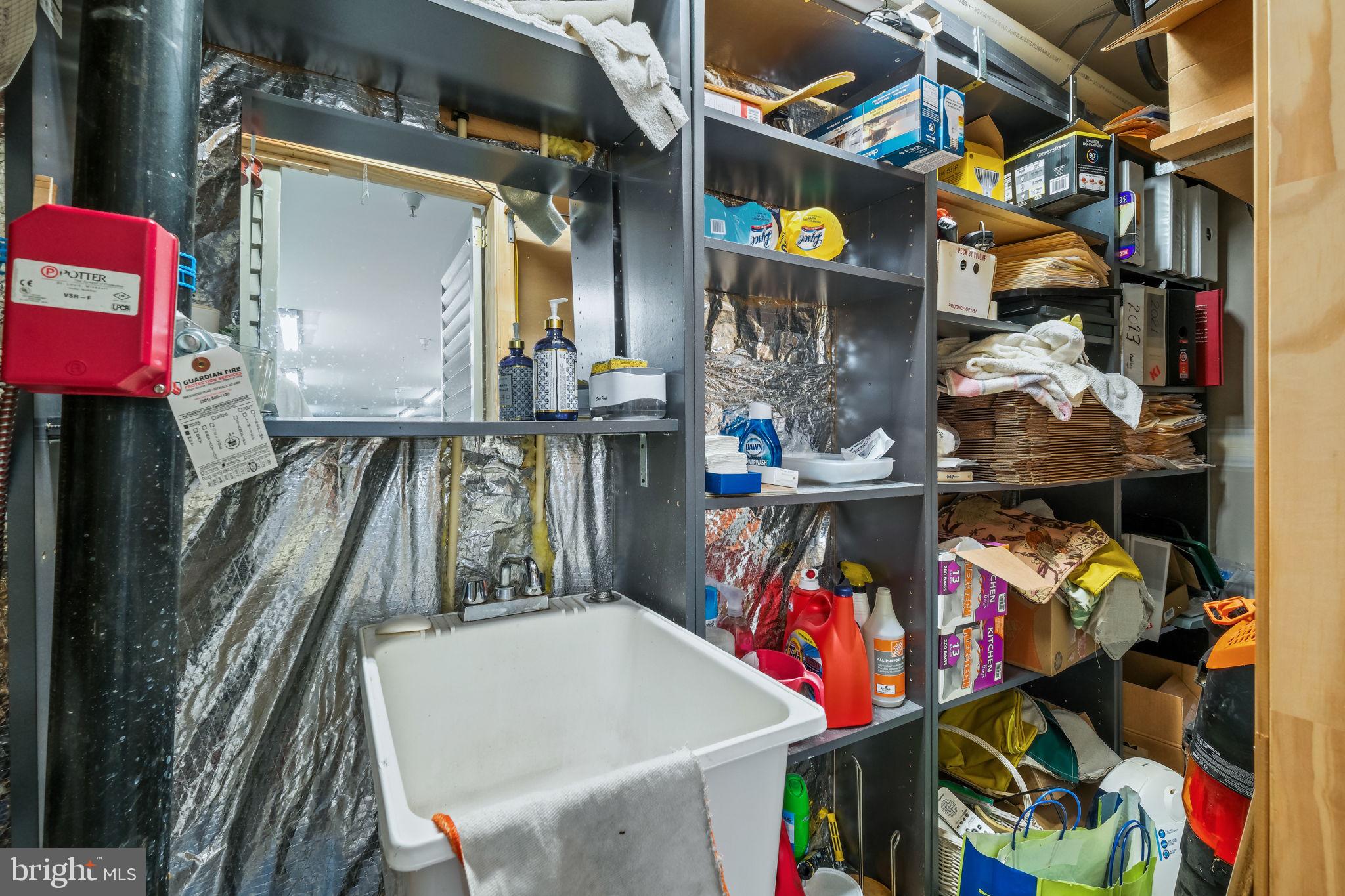 KENTLANDS HILL DISTRICT - Commercial Sale