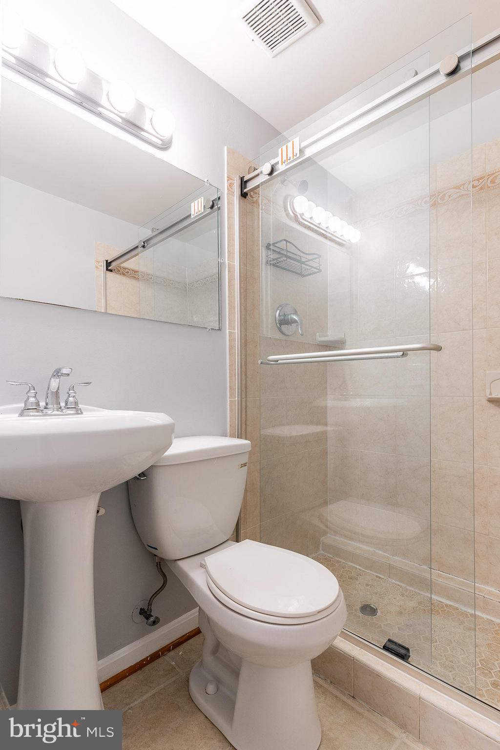 GLEN COVE - Residential Lease