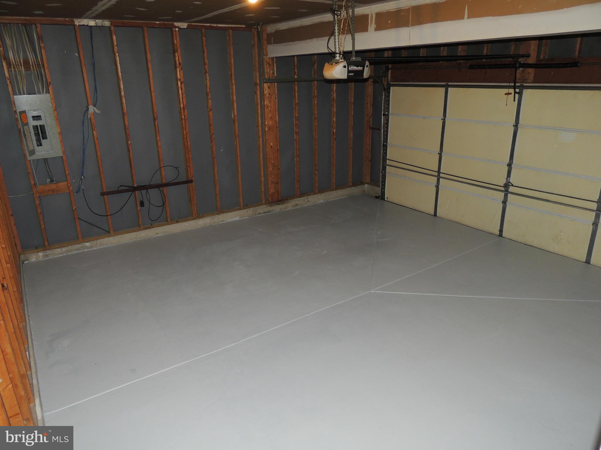 WINDING CREEK ESTATES - Residential