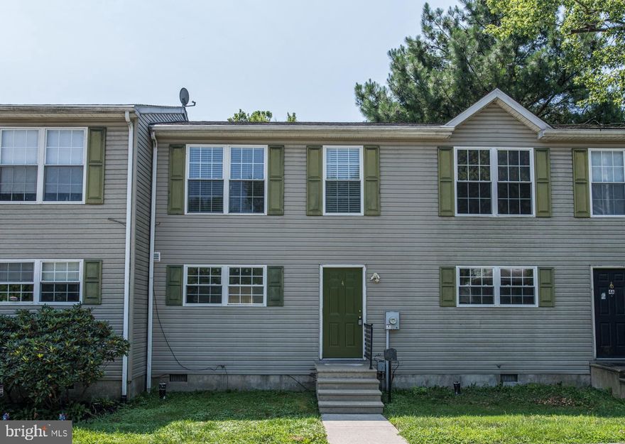 THIS NORT EAST VILLAGE TOWNHOME HAS 3 BEDROOMS/2.5 BATHS! ENTRY FOYER W/COAT CLOSET.  KITCHEN OFFERS OAK CABINETRY AND GRANITE COUNTERTOPS. GOOD SIZED LIVING ROOM. SEPARATE DINING AREA THAT HAS A SLIDER TO REAR DECK. PRIMARY BEDROOM W/EN SUITE. SPACIOUS LEVEL YARD  BACKS TO THE NORTH EAST CREEK. CONVENIENTLY LOCATED TO ROUTE 40, 7, I95, NORTH EAST LIBRARY, SCHOOLS, ETC.