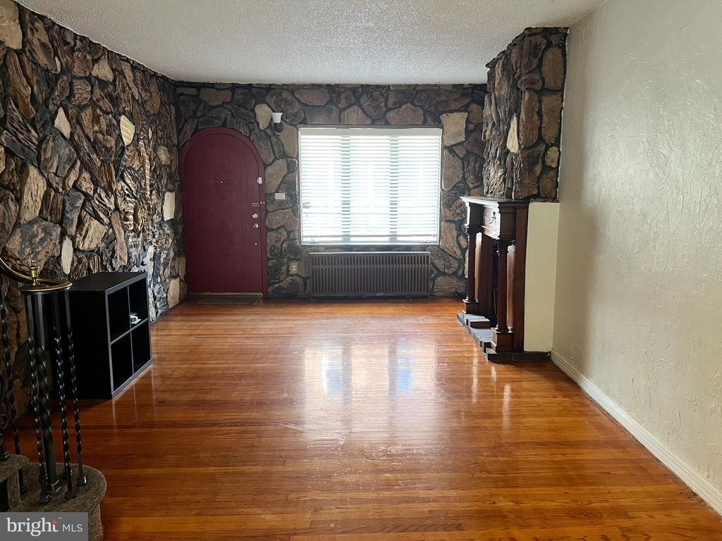 Photo of 2408 S Sartain Street, PHILADELPHIA, PA 19148 (MLS # PAPH2575216)