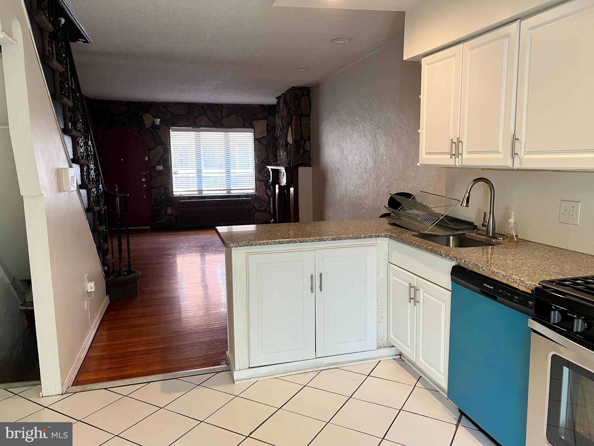 2408 S SARTAIN STREET