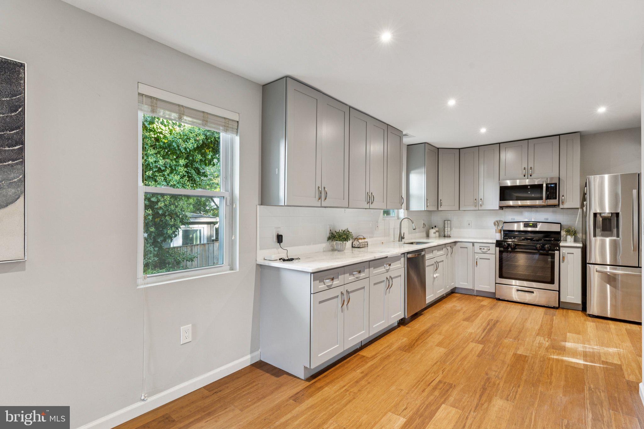 BRENTWOOD - Residential