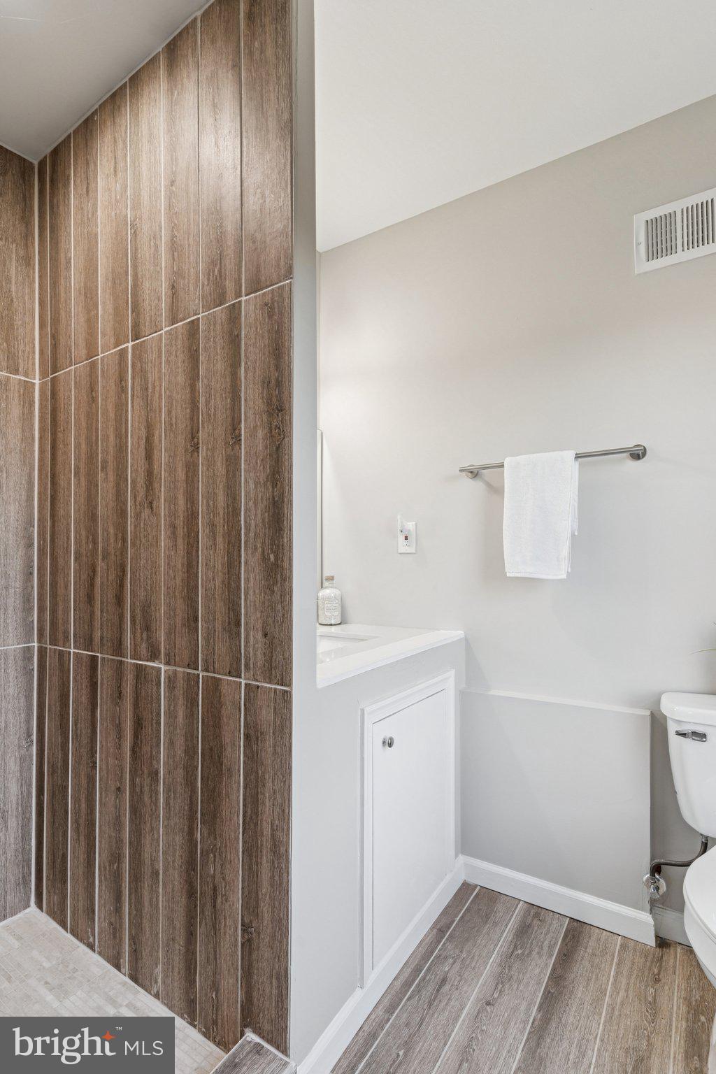 BRENTWOOD - Residential