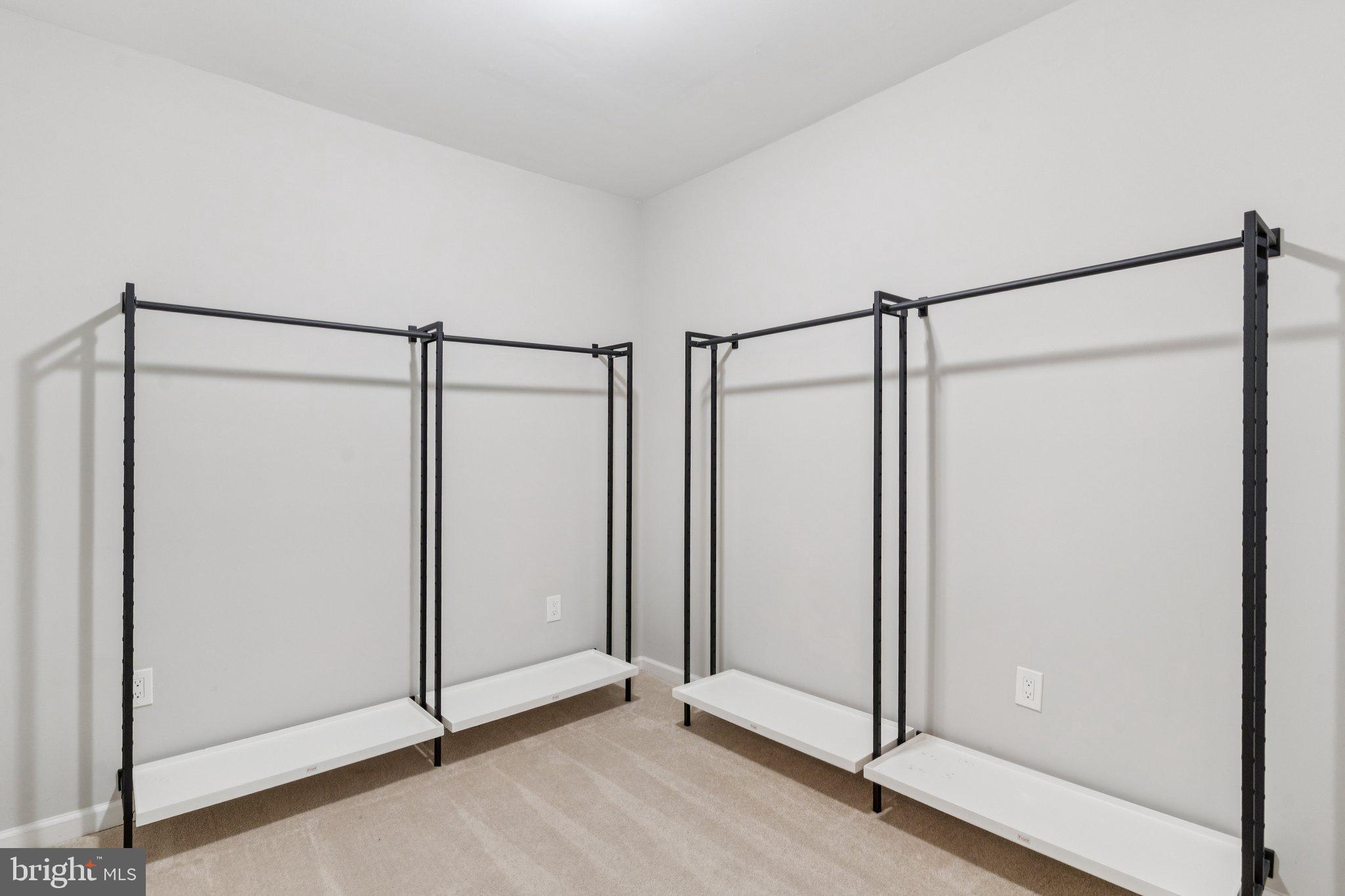 BRENTWOOD - Residential