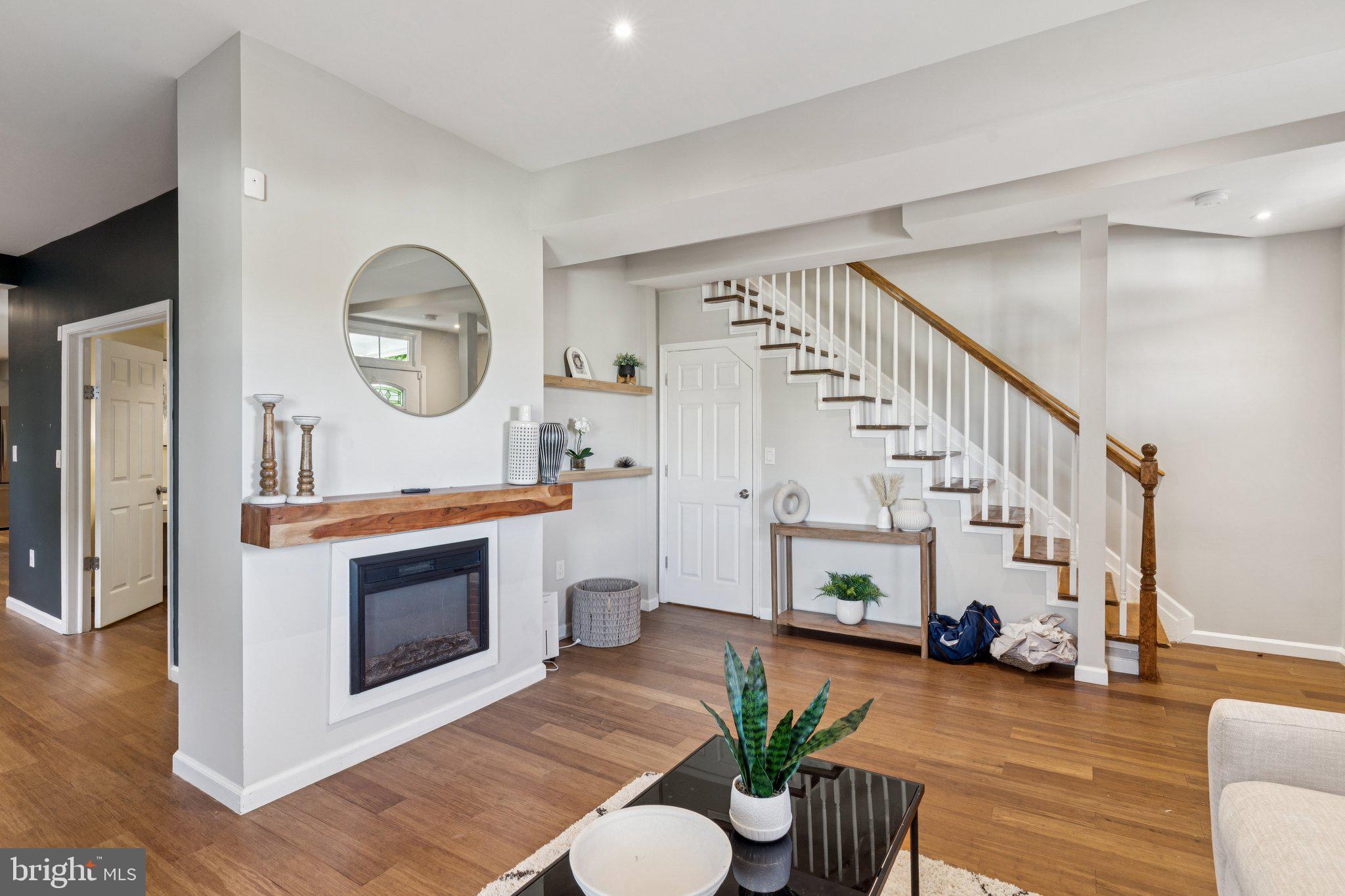 BRENTWOOD - Residential