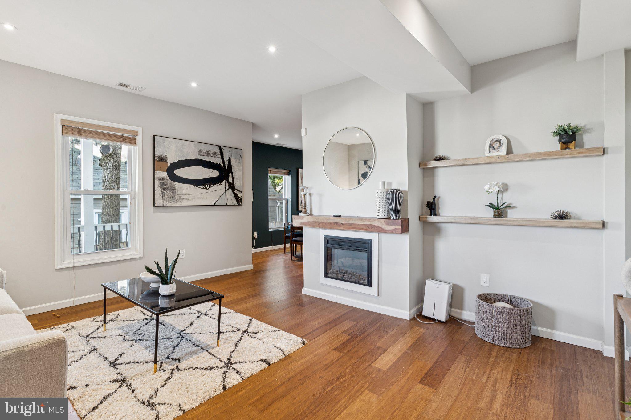 BRENTWOOD - Residential