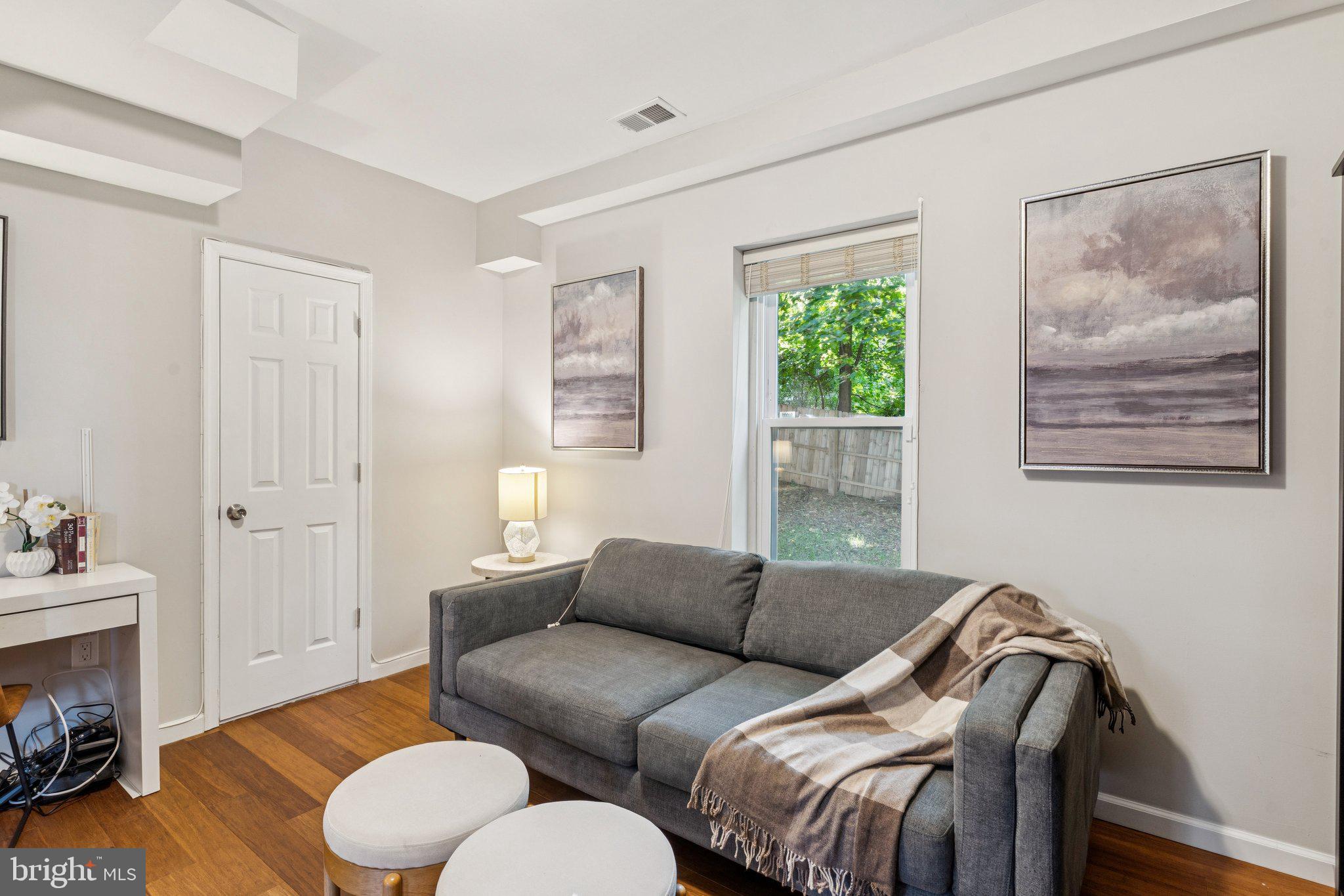 BRENTWOOD - Residential