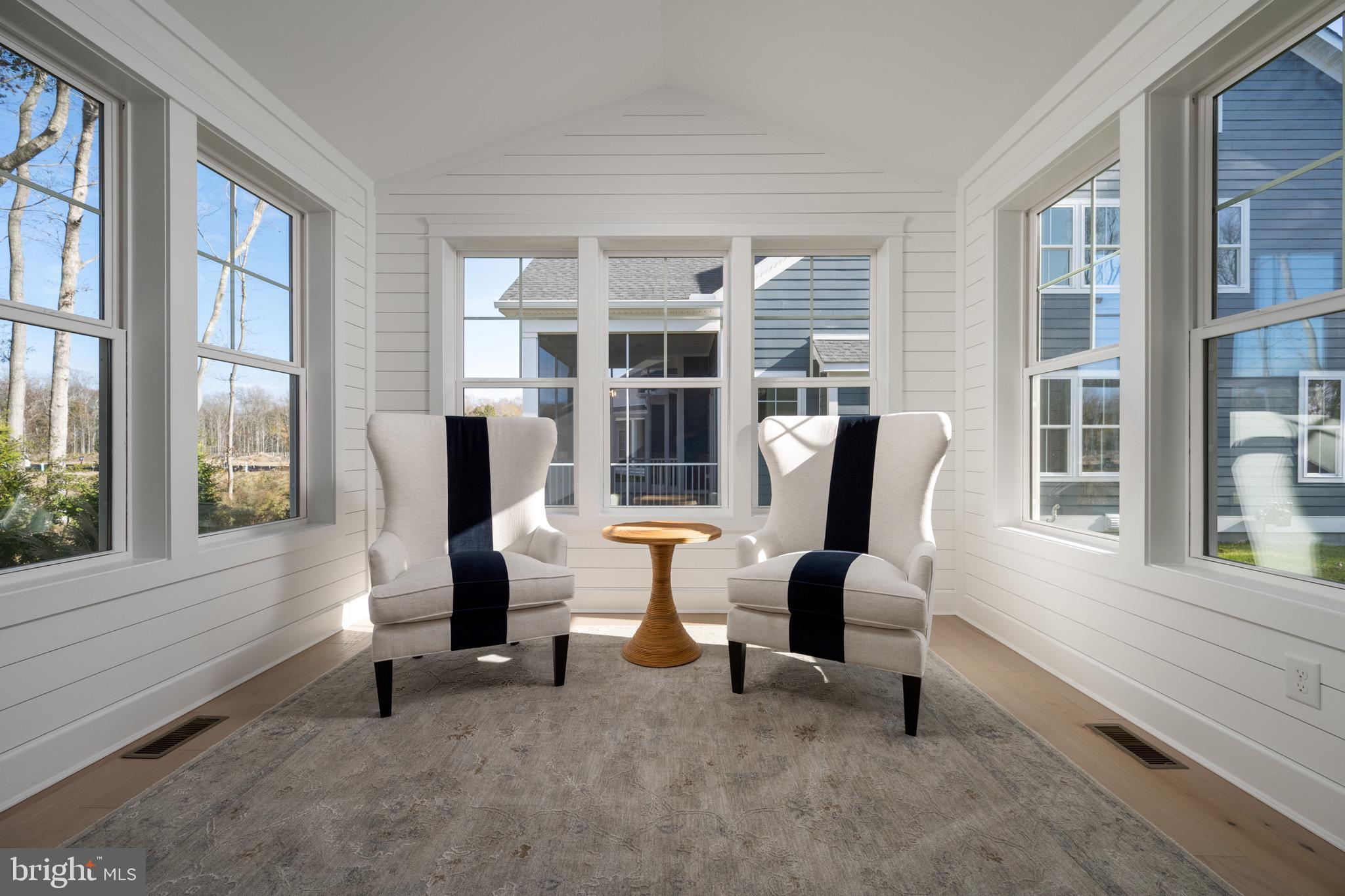 EAST GATE - Residential