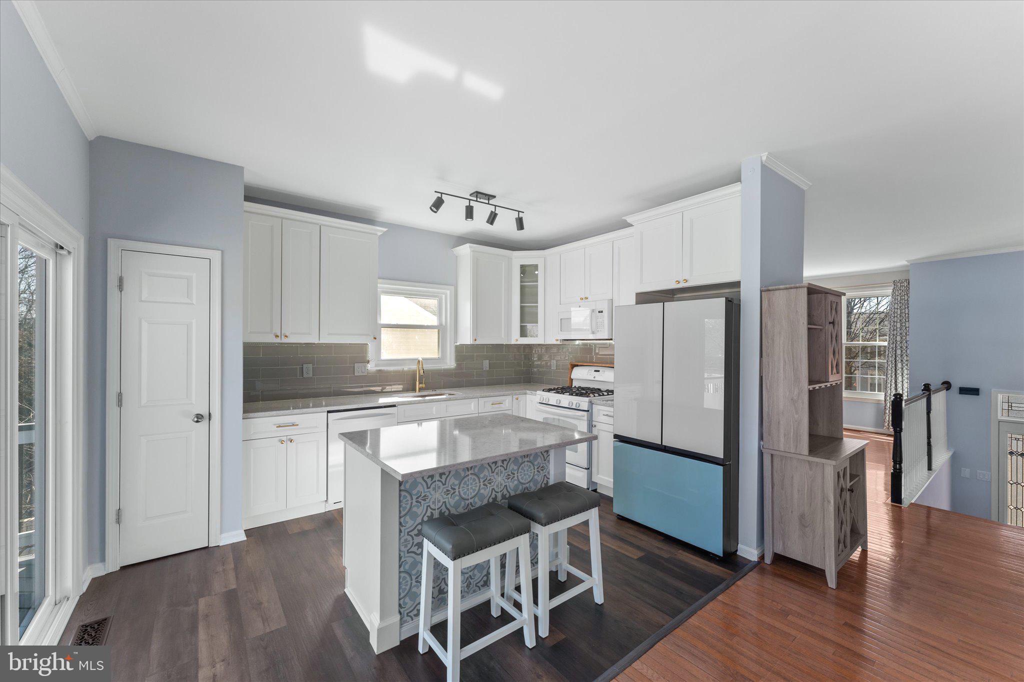 PINEBOROUGH ESTATES - Residential