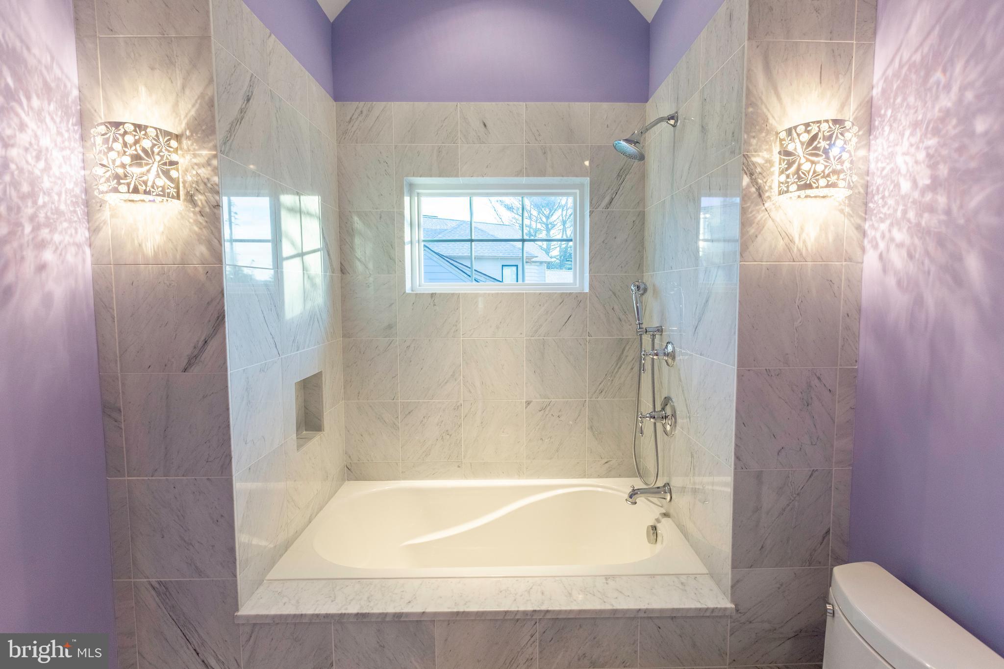 SILVER LAKE SHORES - Residential