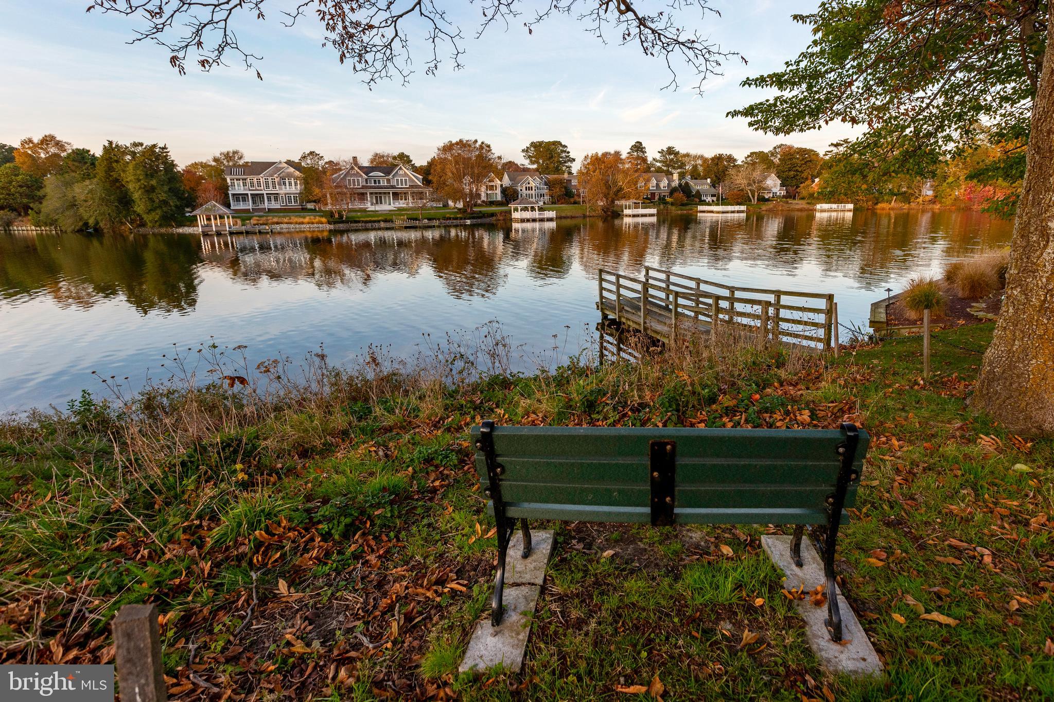 SILVER LAKE SHORES - Residential
