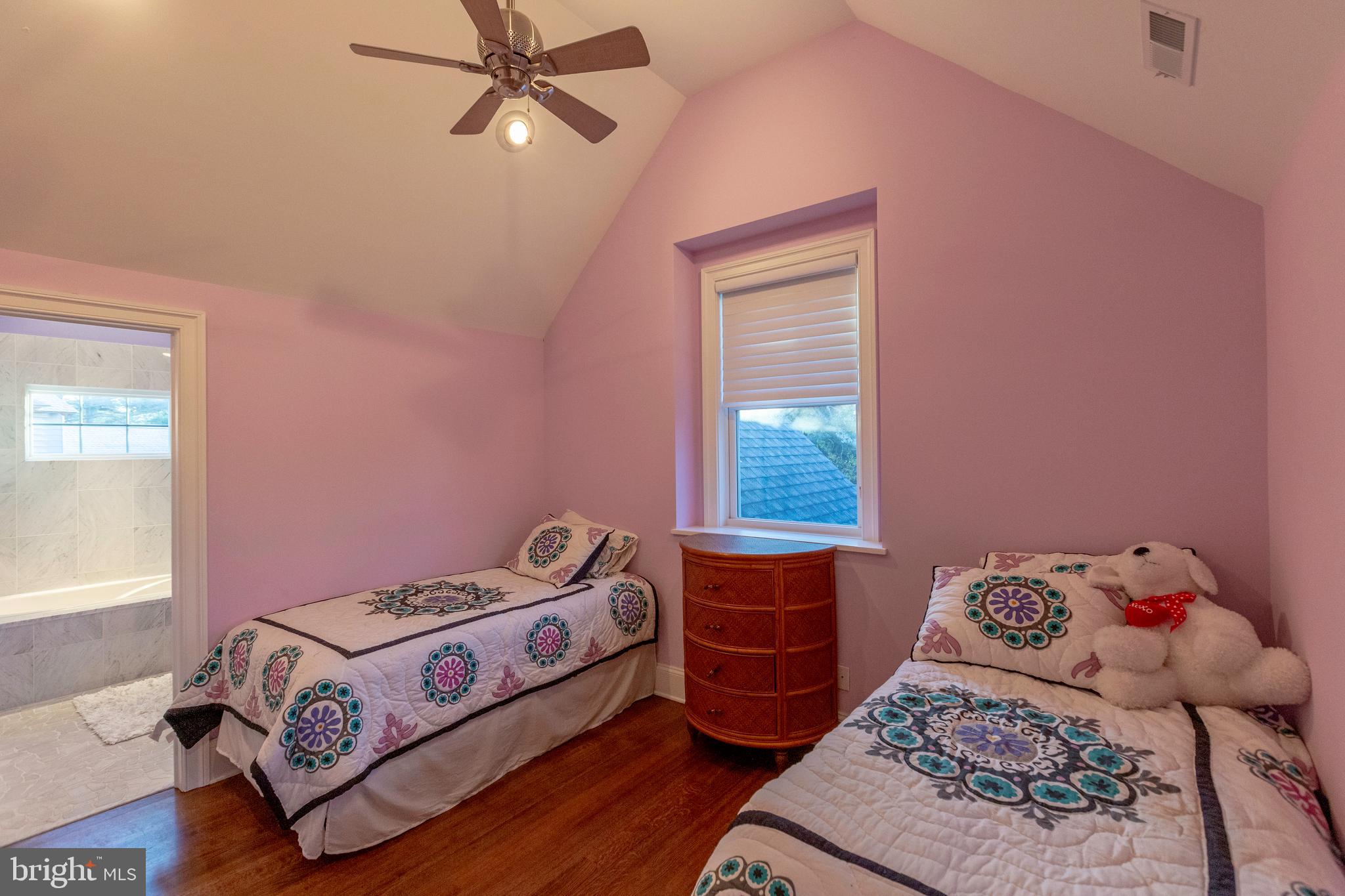 SILVER LAKE SHORES - Residential