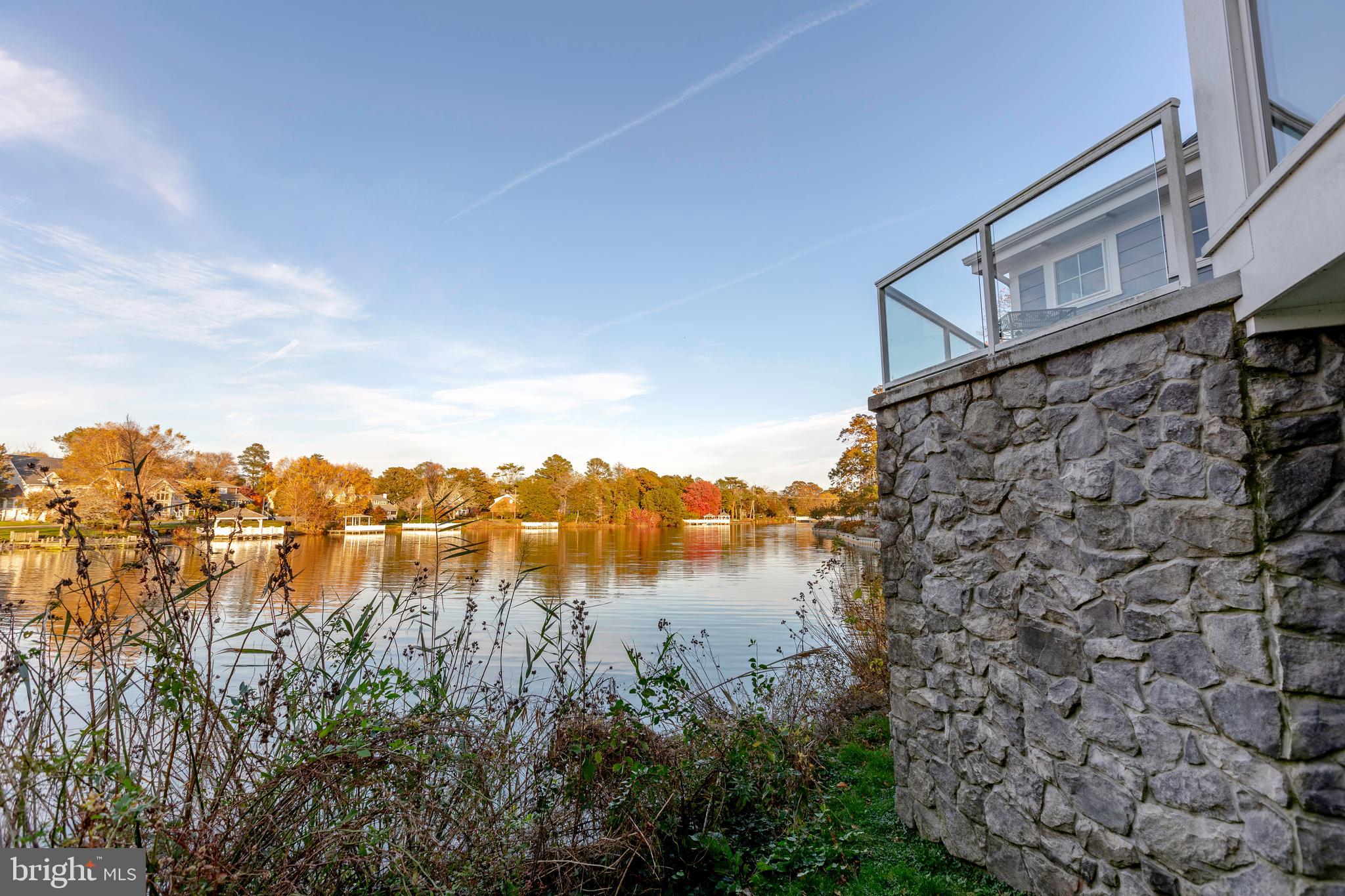 SILVER LAKE SHORES - Residential